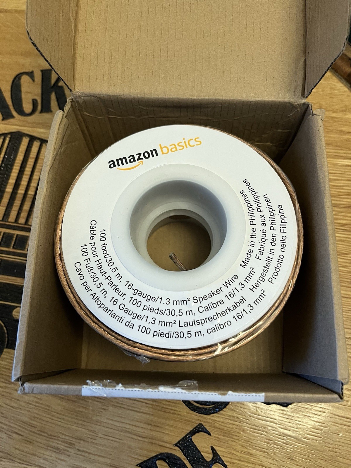 Amazon Basics 16-Gauge Speaker Wire Cable 100 ft Polarity Marked Bronze