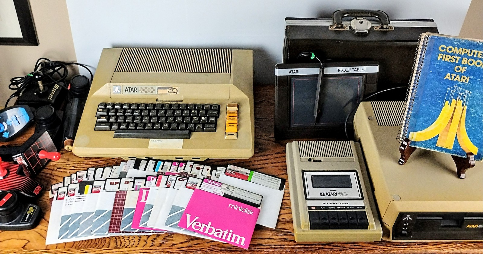 Vtg Atari 800 Complete Computer System Lot Games Controllers Disk Drive Recorder