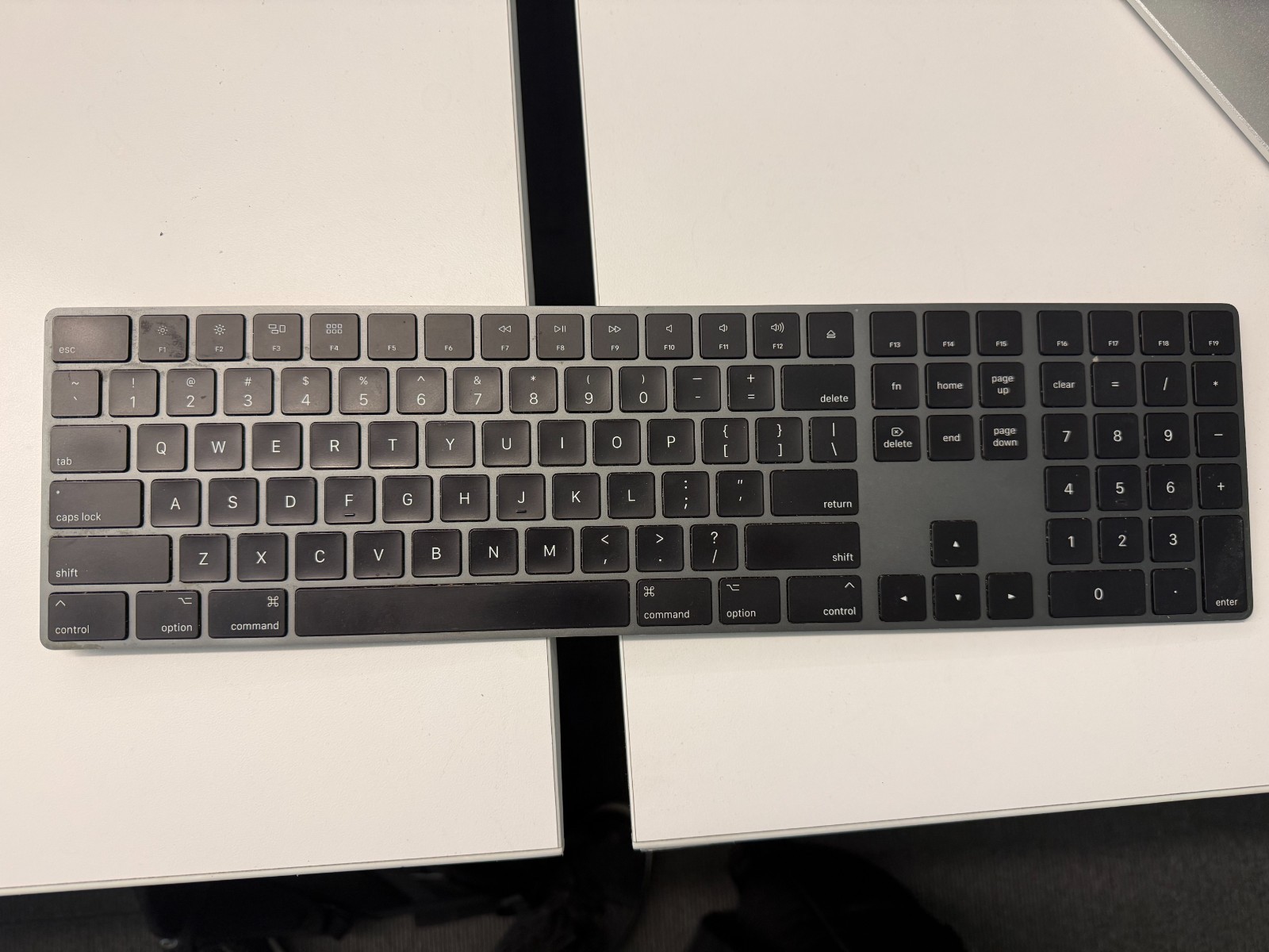 [USED] Apple Magic Wireless Keyboard - Space Gray (MRMH2LL/A)