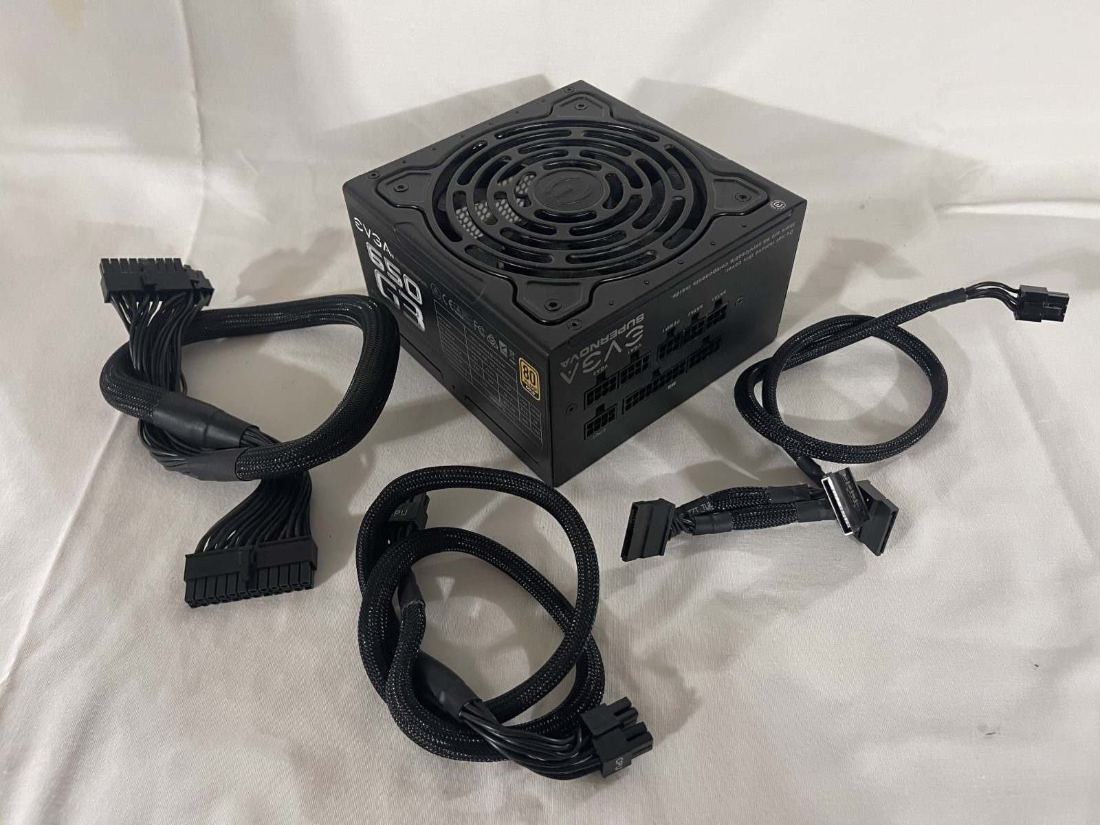 EVGA SuperNOVA 650 G3 80 Plus Gold 650W Fully Modular Power Supply (220-G3-0650)