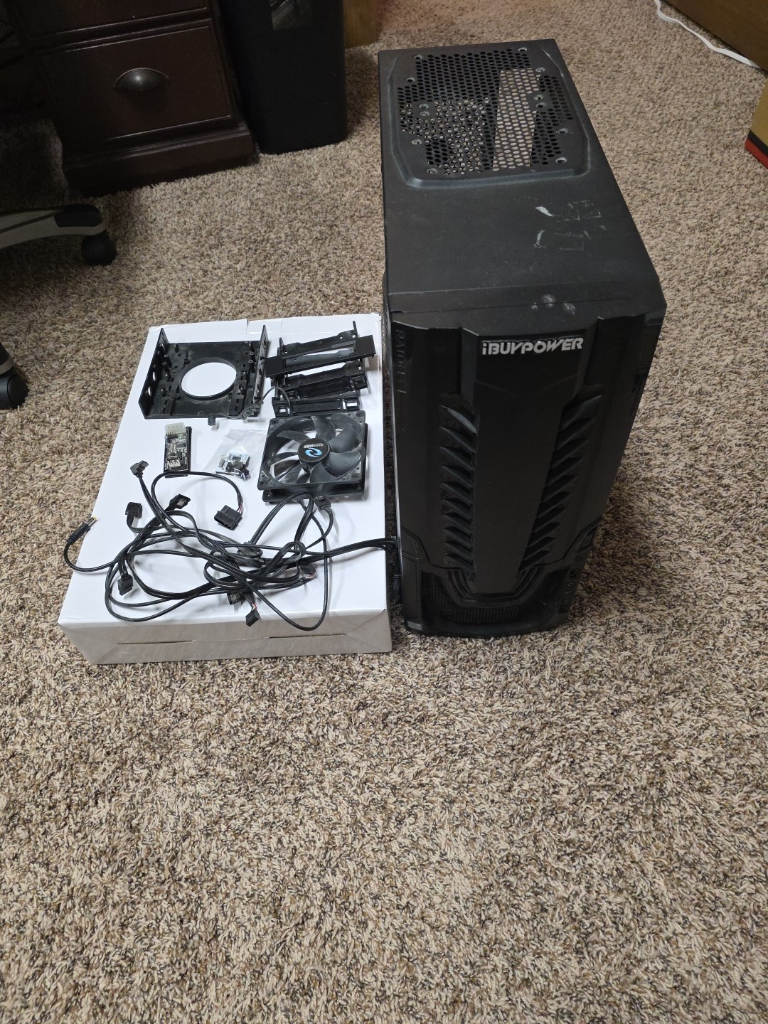iBUYPOWER / Raidmax Mid-Tower ATX Computer Case - Black - With Case Fan & Parts