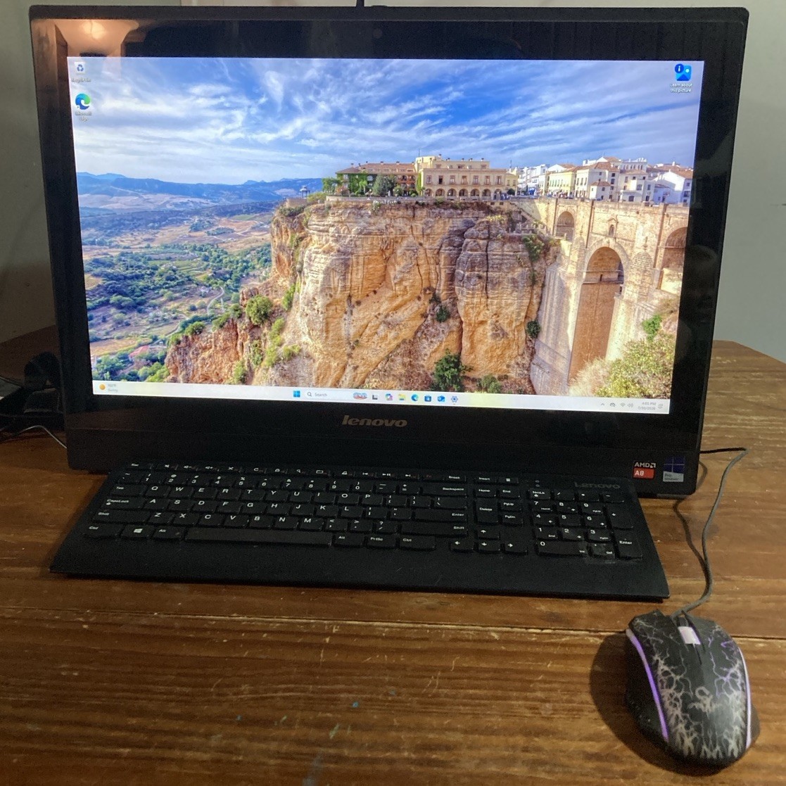 Lenovo S405z AMD A8 Radeon R5 8GB 500GB Win 11 Pro W/ Keyboard Mouse AC Adapter