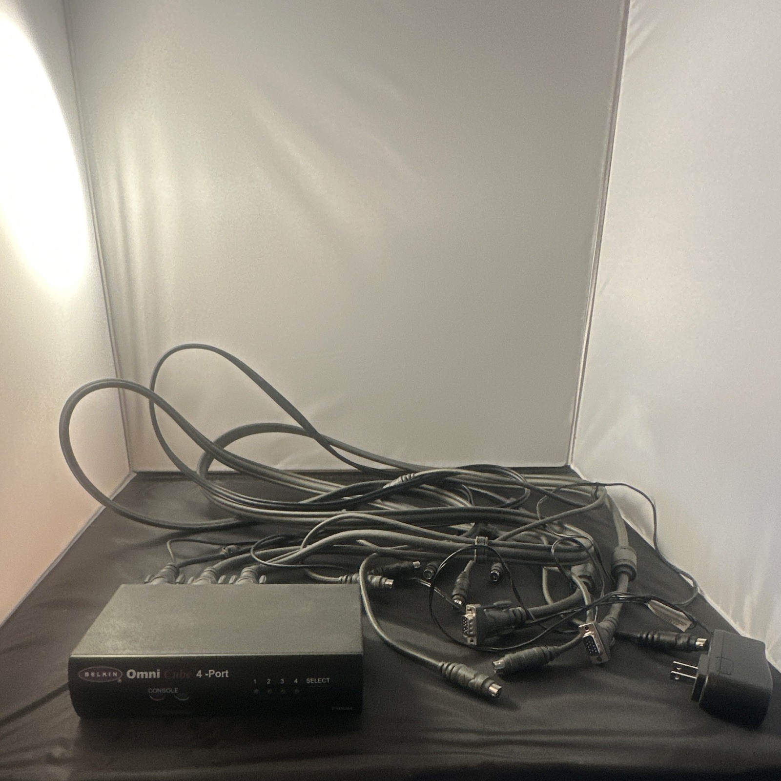 Belkin Omnicube 4 Port F1D094 with Power Cable and 3 Other Cables