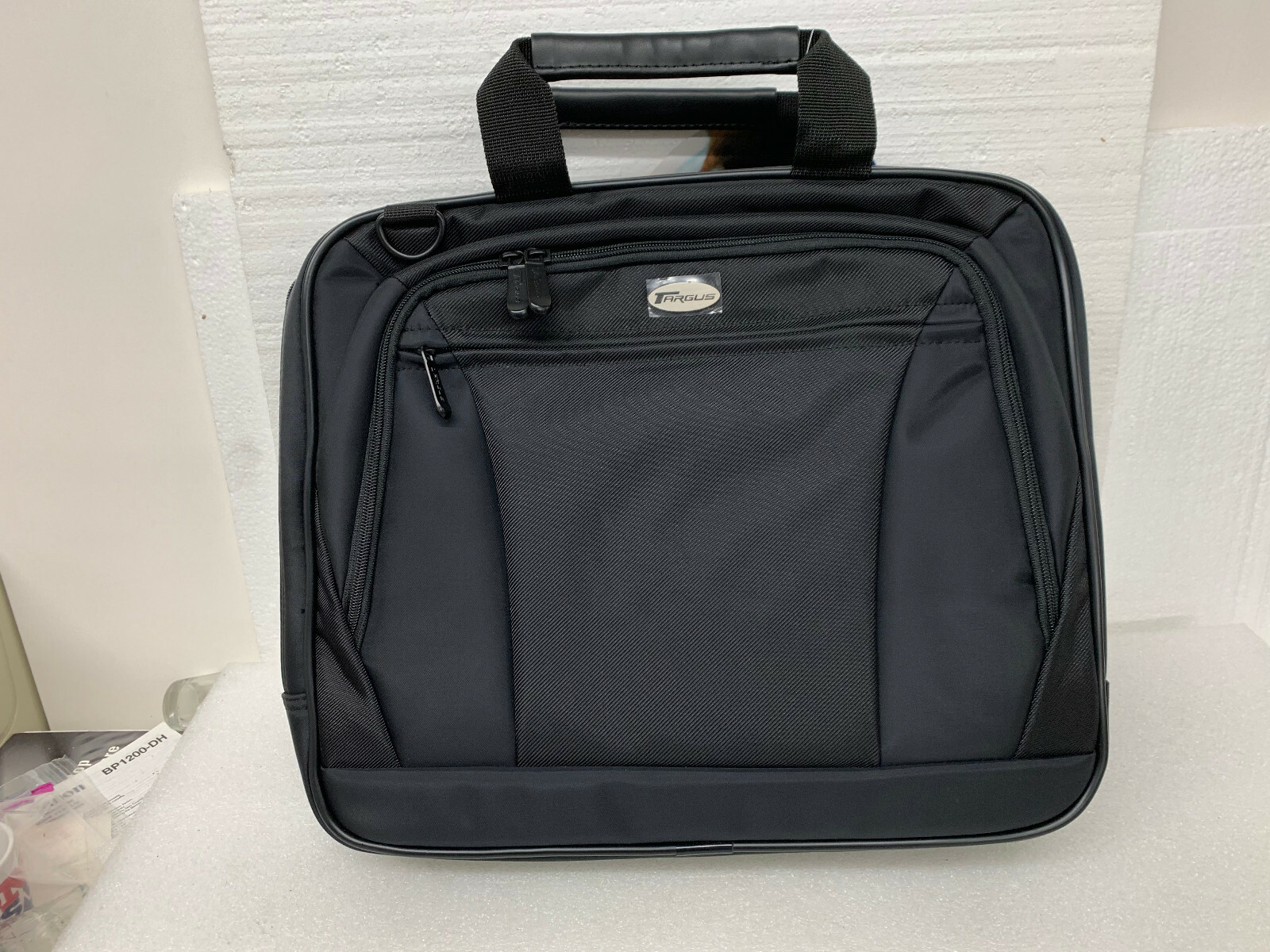 Targus CityLite On the Go Laptop Briefcase CVR402TX Holds a 15" Laptop