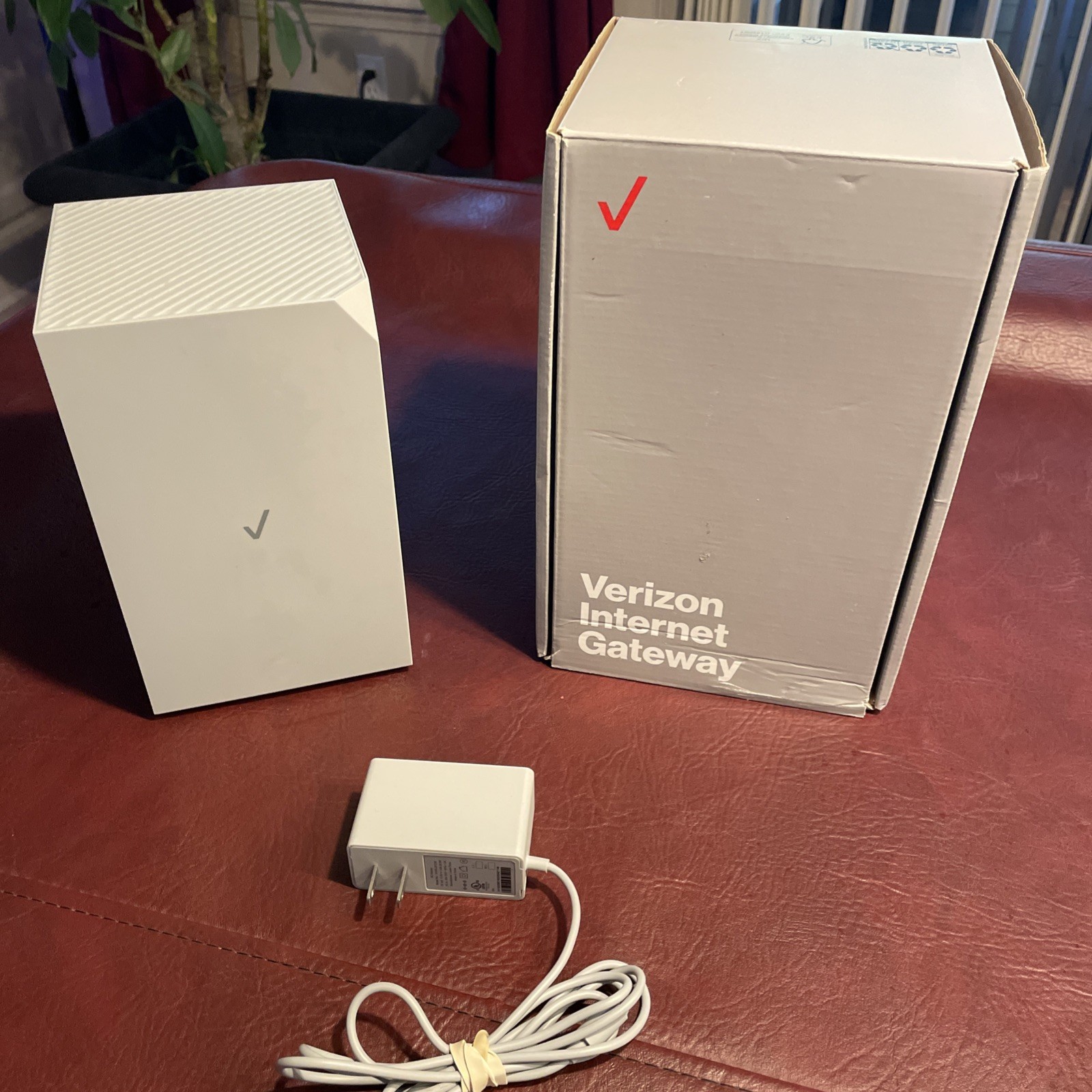 Verizon Business Internet Gateway White Wi-Fi Router with Ethernet (RJ-45) Port