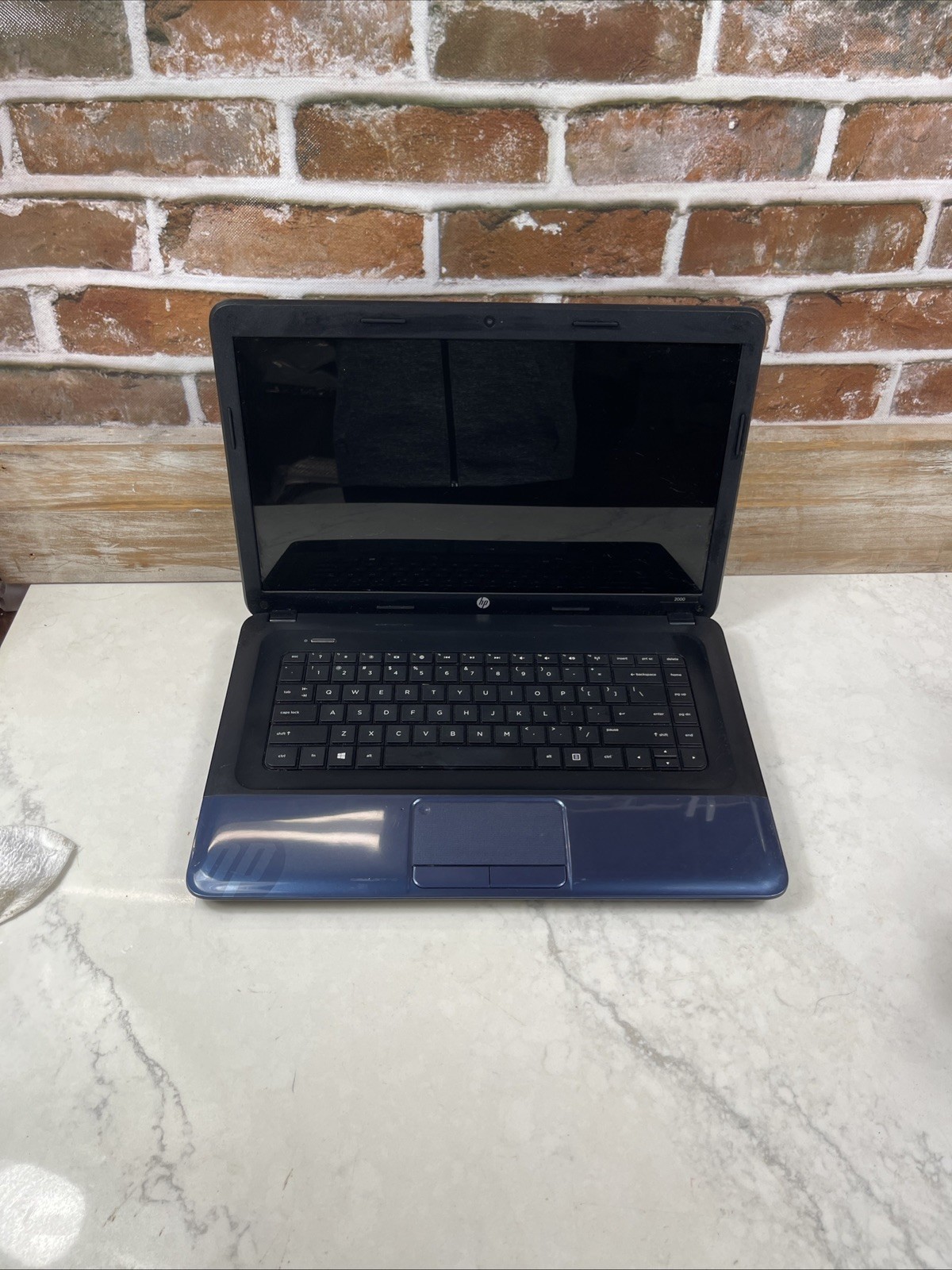 HP 2000-2d19WM 15.6in. (320GB, AMD E-300 Dual-Core, 1.3GHz, 4GB)  NOT TESTED