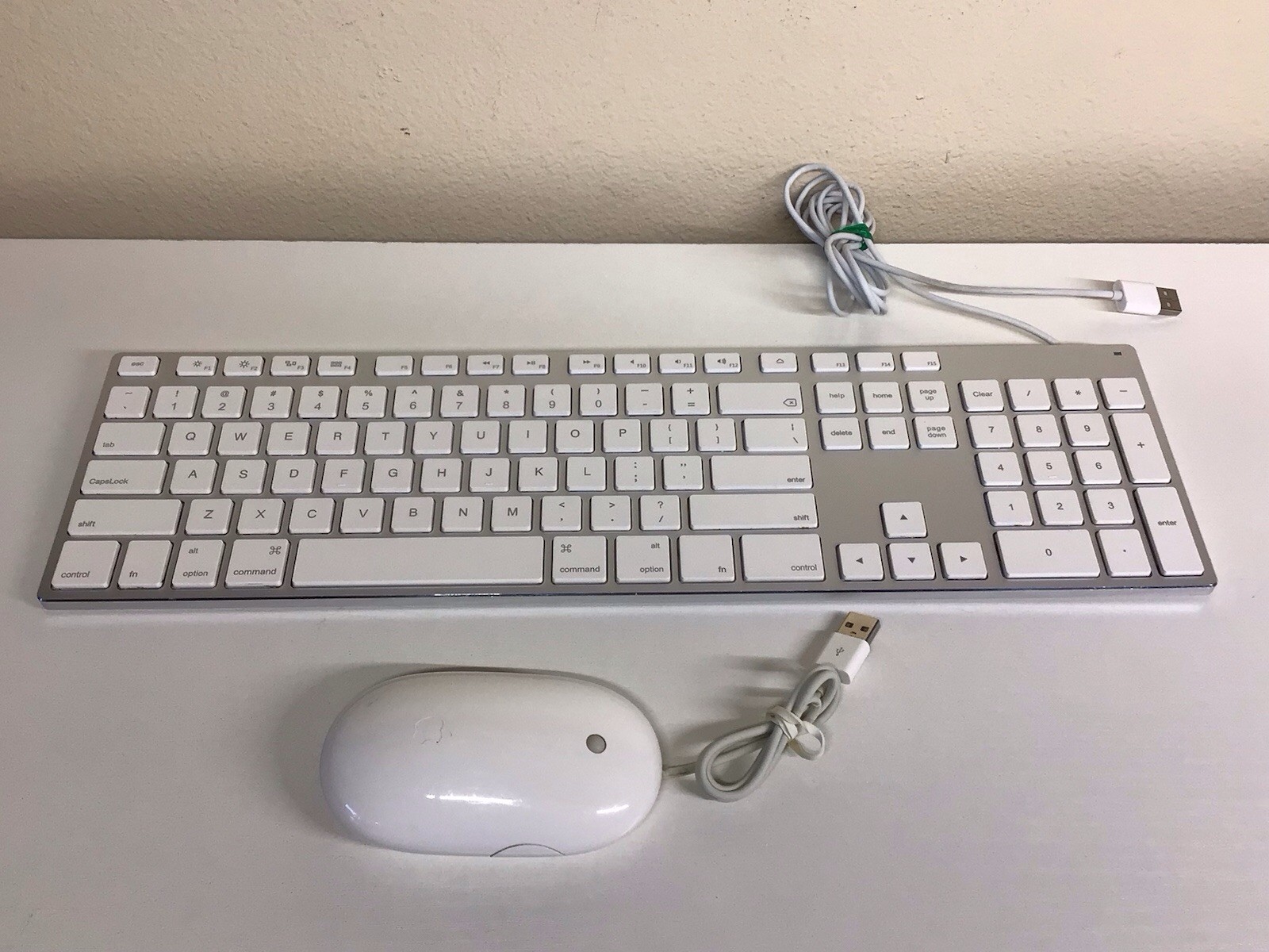 Macally Ultra-Slim USB Keyboard with Aluminum Metallic Finish — Apple Mouse