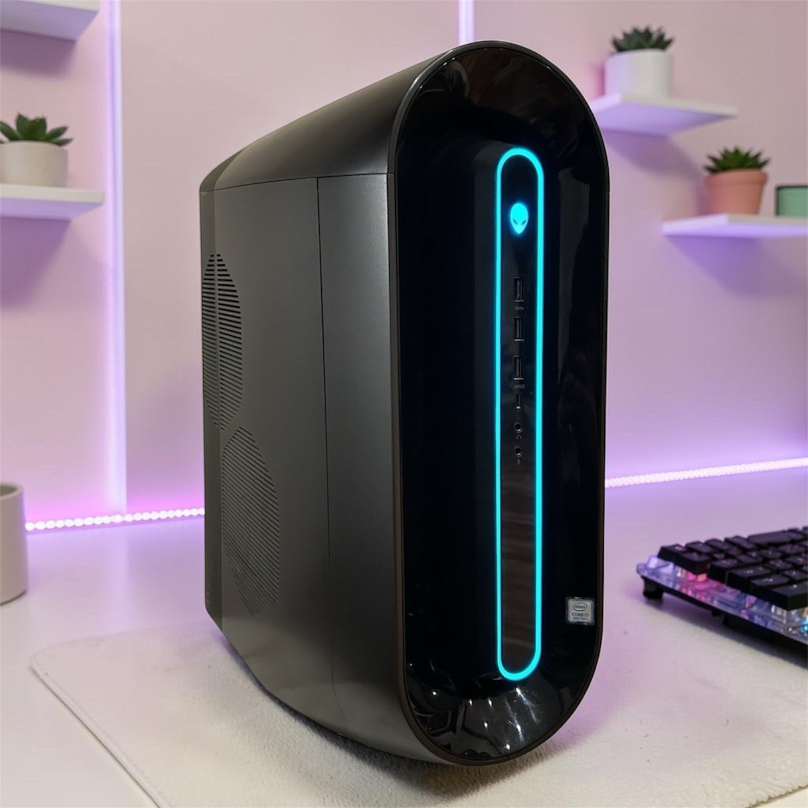 Alienware Aurora R9 Gaming Desktop i7-9700 16GB RAM 500GB SSD RTX 2060 Win11