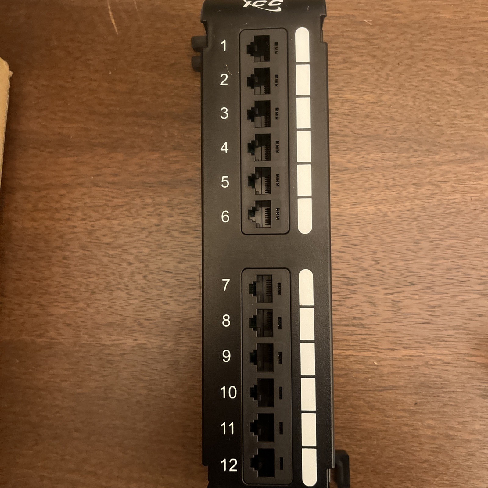 ICC 12 PORT CAT5E VERTICAL PATCH PANEL