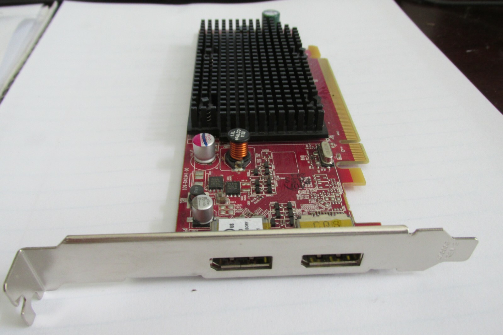 Dell ATI FireMV 2260 256Mb PCIe x16 Express 2 Display Port Video Card 07CJHP