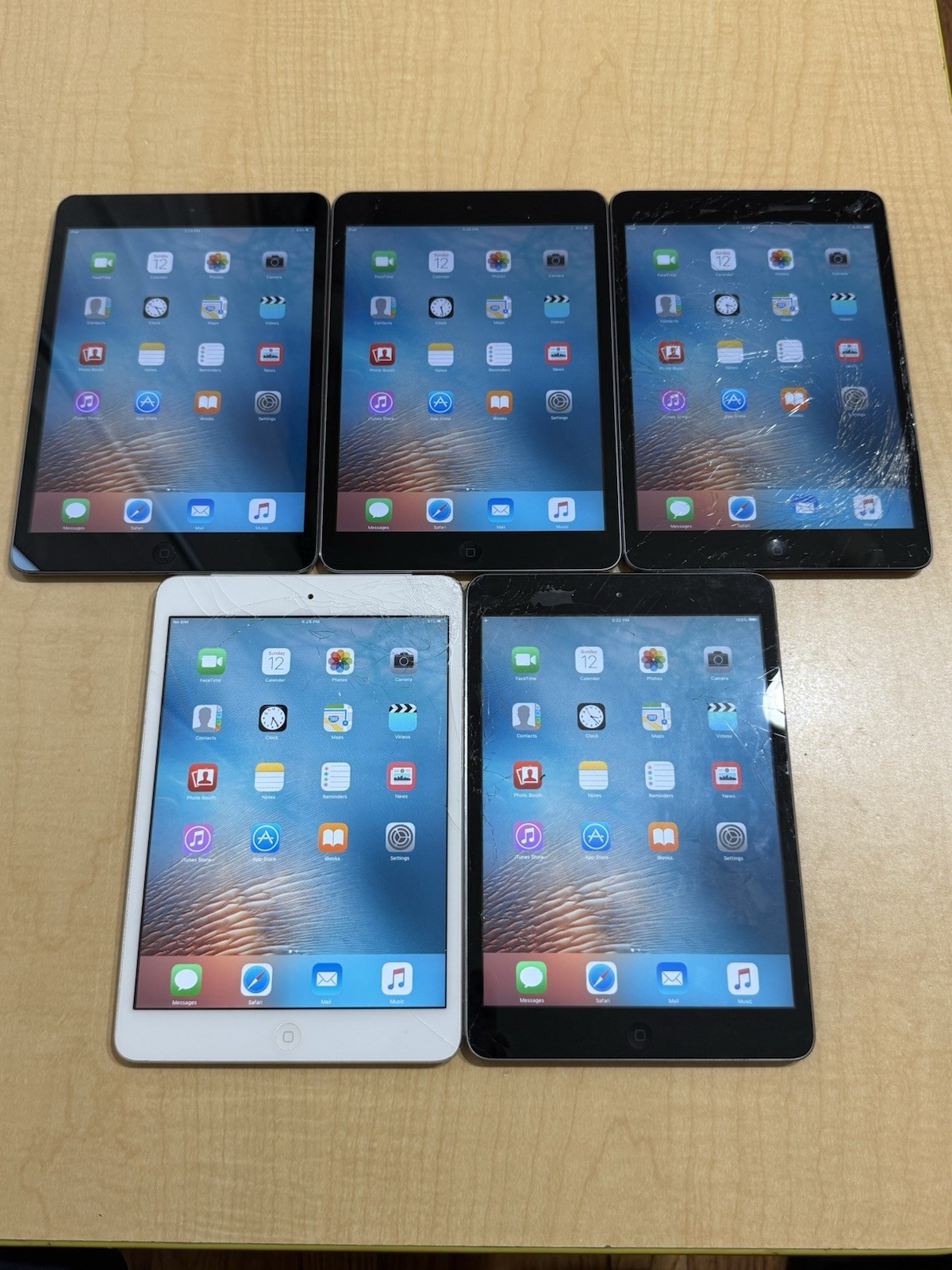 5x Lot Apple iPad Mini (1st Gen) Cracked Screen Still Work (036)