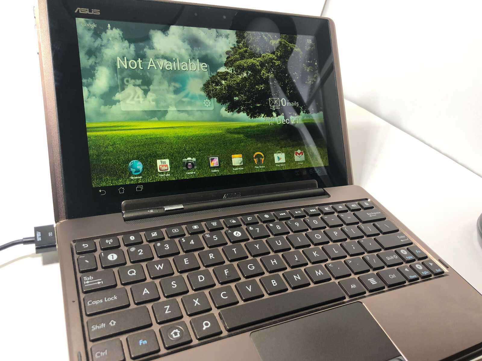 Asus Eee Pad Transformer TF101 with mobile dock ROOCASE cover used PLEASE READ