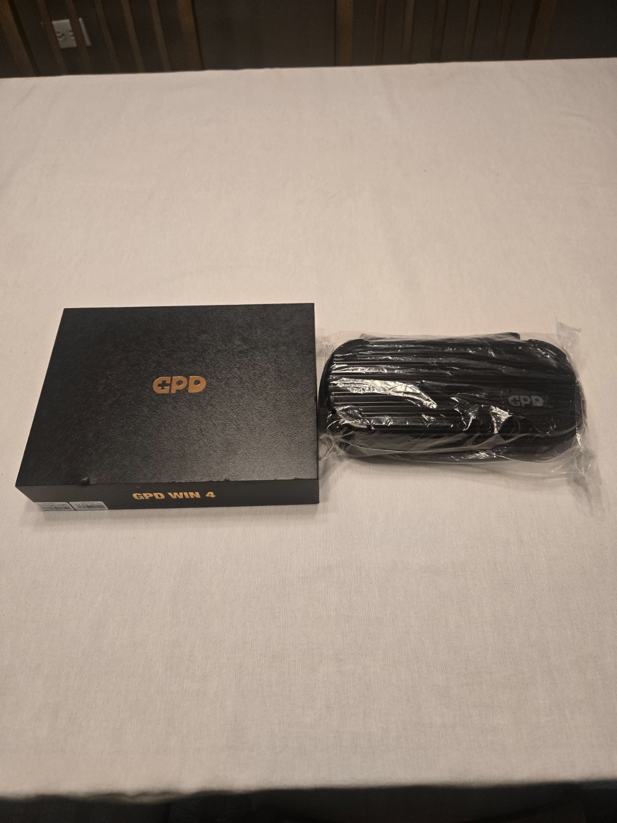 GPD Win 4 Handheld AI 2025 AMD 9 HX 370, Radeon 890M, 32GB, 2TB, Black W/CASE