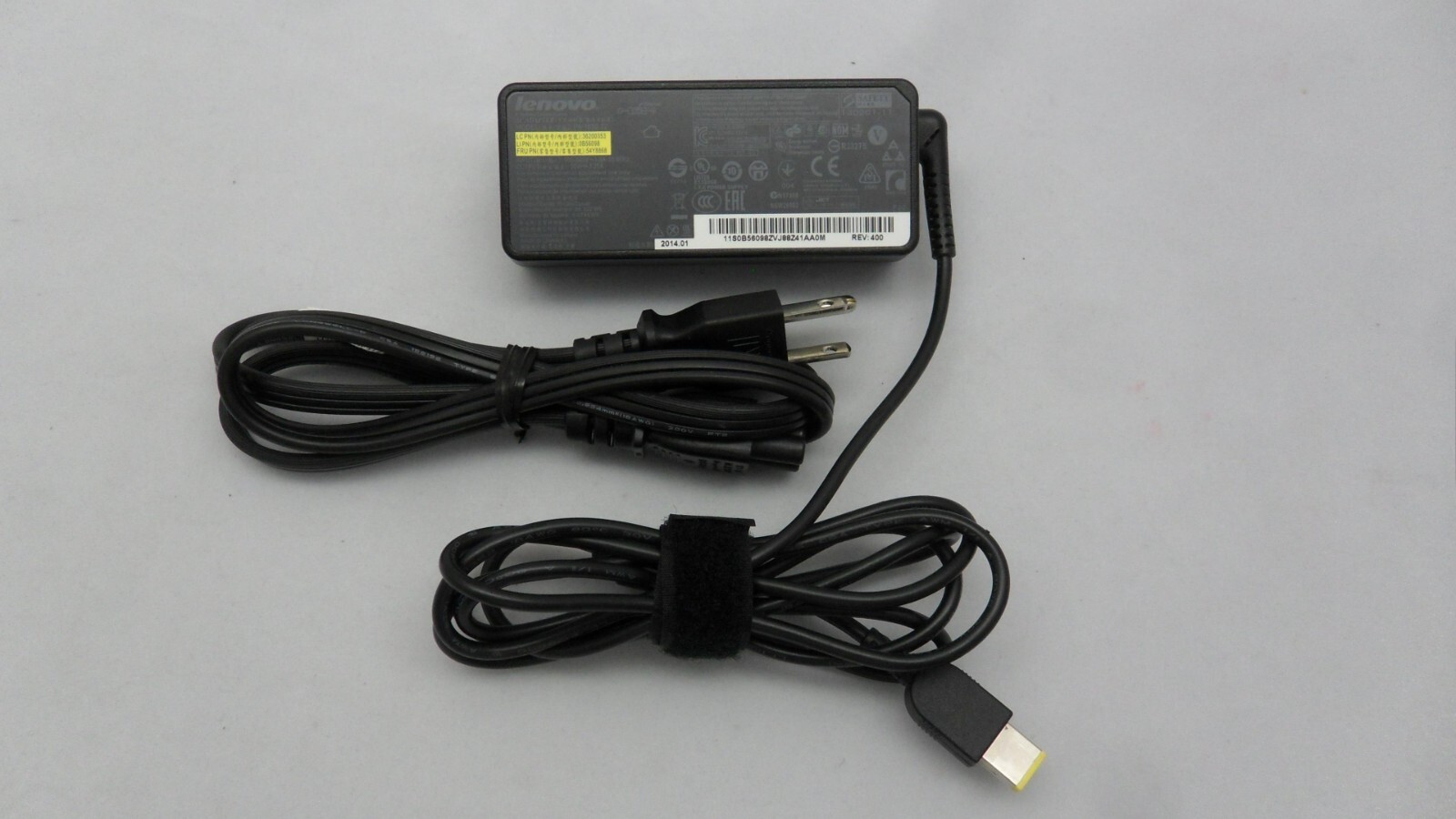 LENOVO Thinkpad X1 Carbon 65W 20V 3.25A PA-1650-72 AC Adapter Grade B 54Y8868