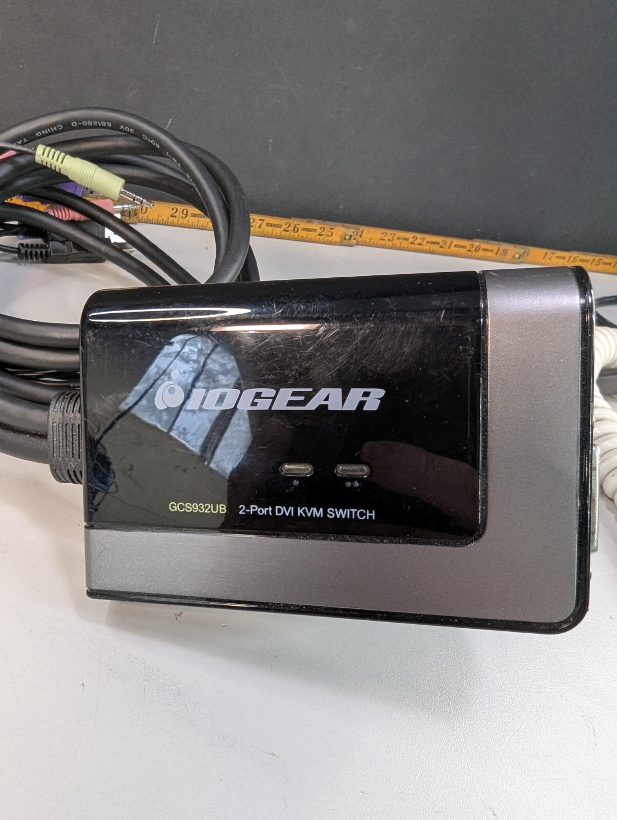 IOGEAR MiniView (GCS932UB) 2-Port DVI-D Audio And Mic USB External KVM Switch