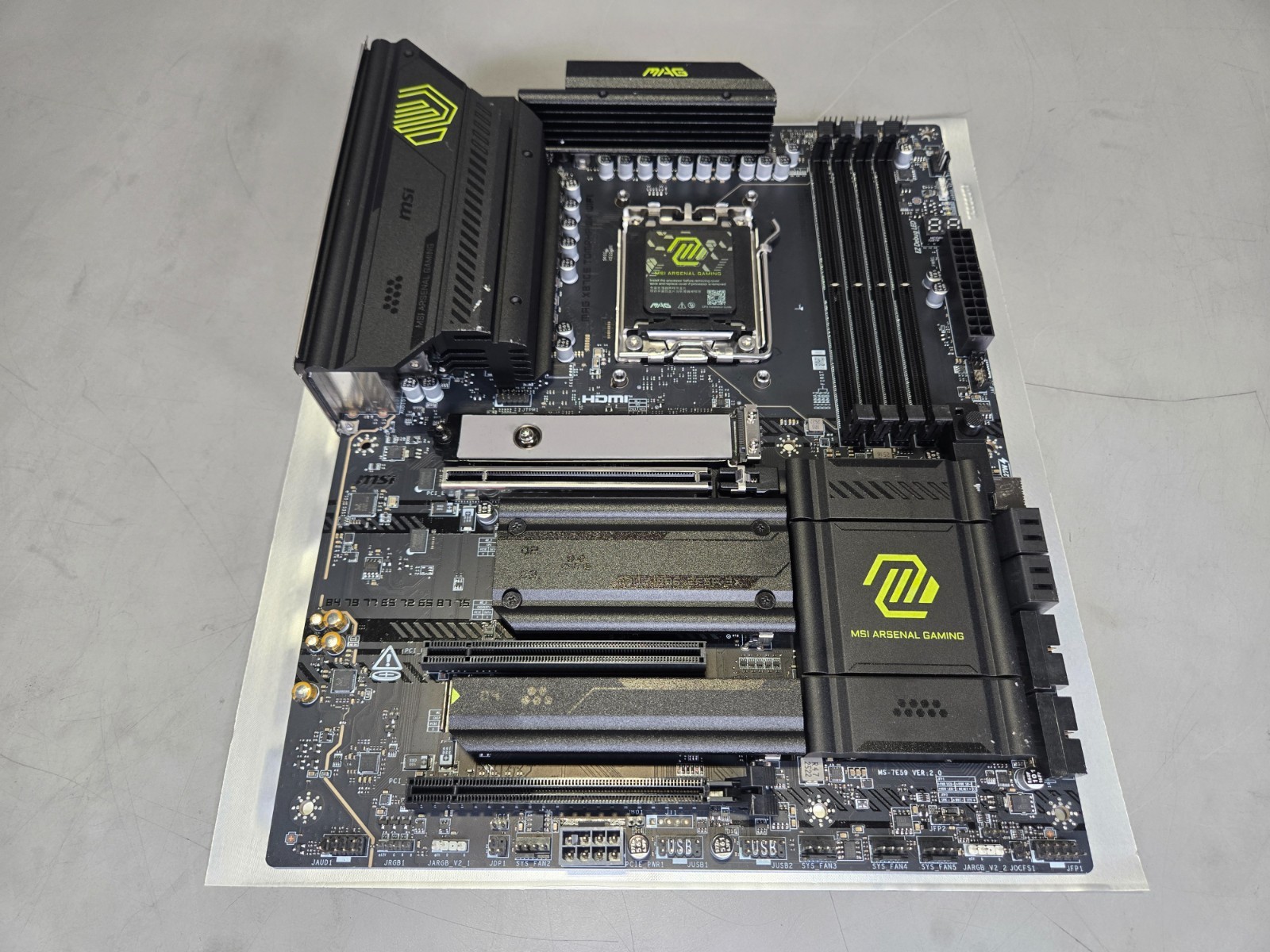 *Damaged* MSI MAG MAG X870E TOMAHAWK WIFI AM5 AMD ATX Motherboard