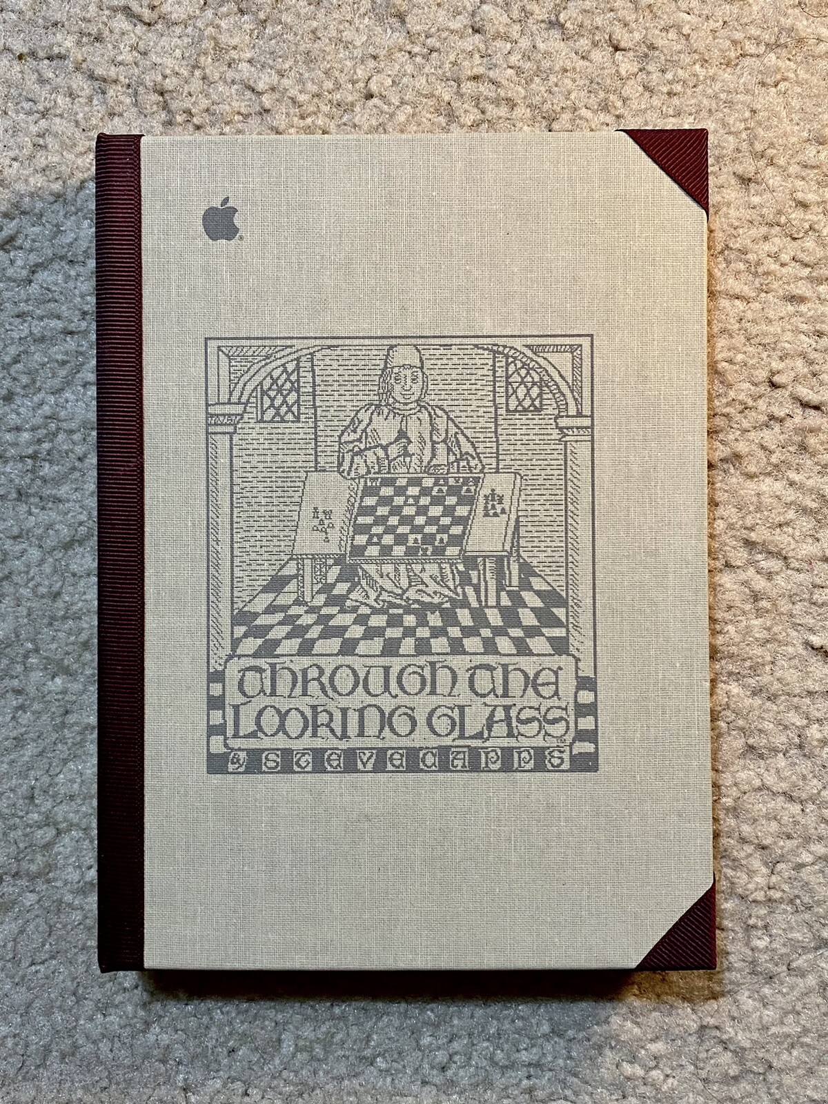Macintosh Collector's Guide - Through The Looking Glass -- 690-5026-A  (DS3D1PT)