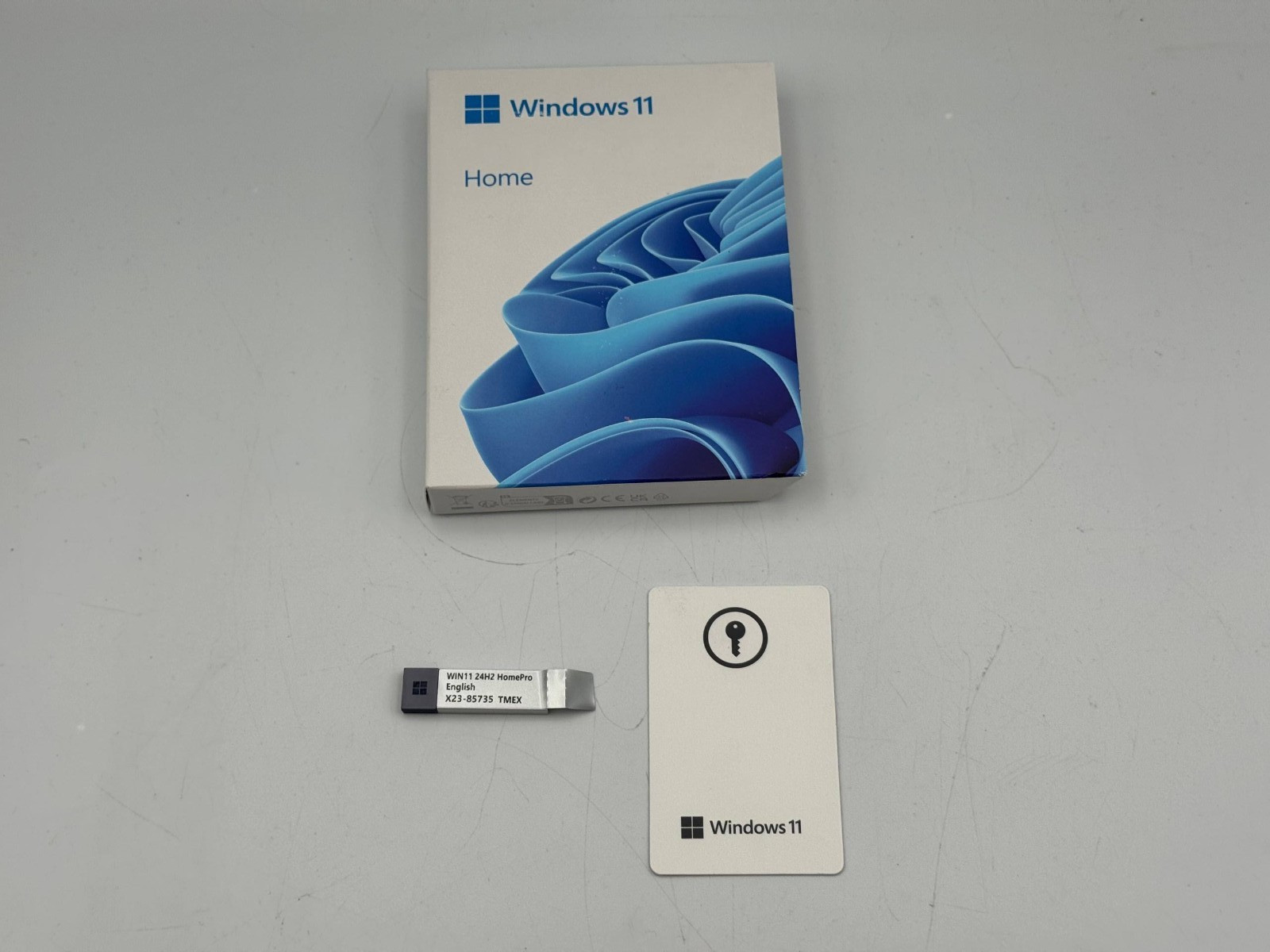 Microsoft Windows 11 Home 64-Bit FPP USB - English
