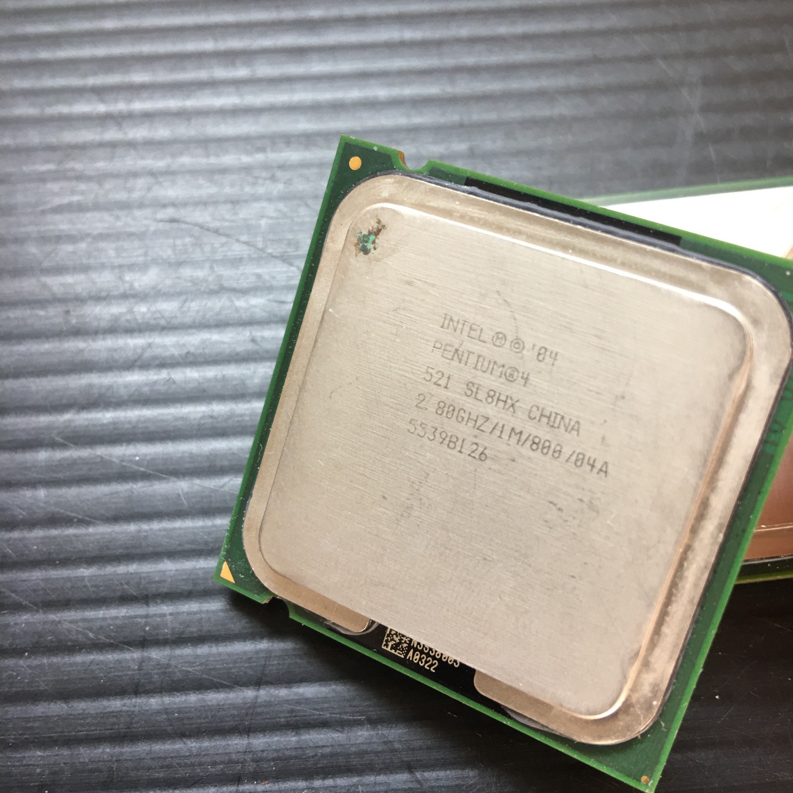 ONE Intel Pentium 4 SL8HX 2.80GHZ /1M/800 LGA775 5539B126 PC CPU Processor