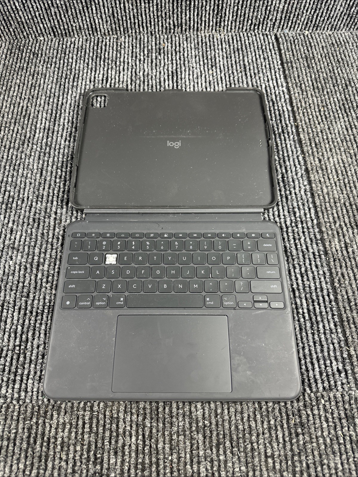 Logi Combo Touch for iPad Pro 11"