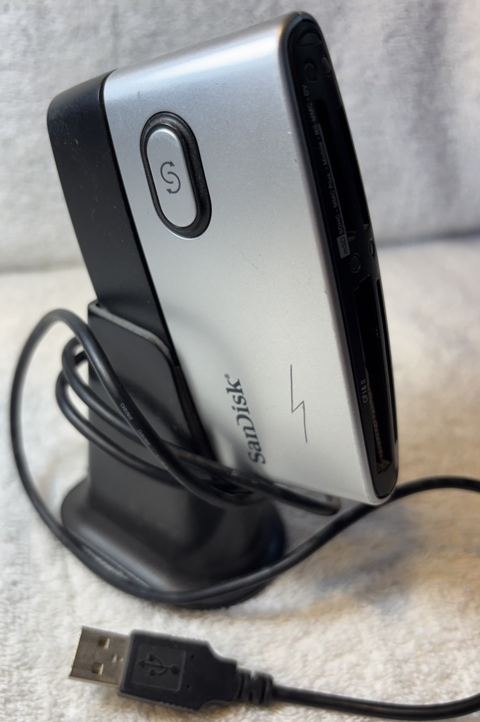 Sandisk ImageMate 12 in 1 SDDR-89 Card Reader / Writer With Stand