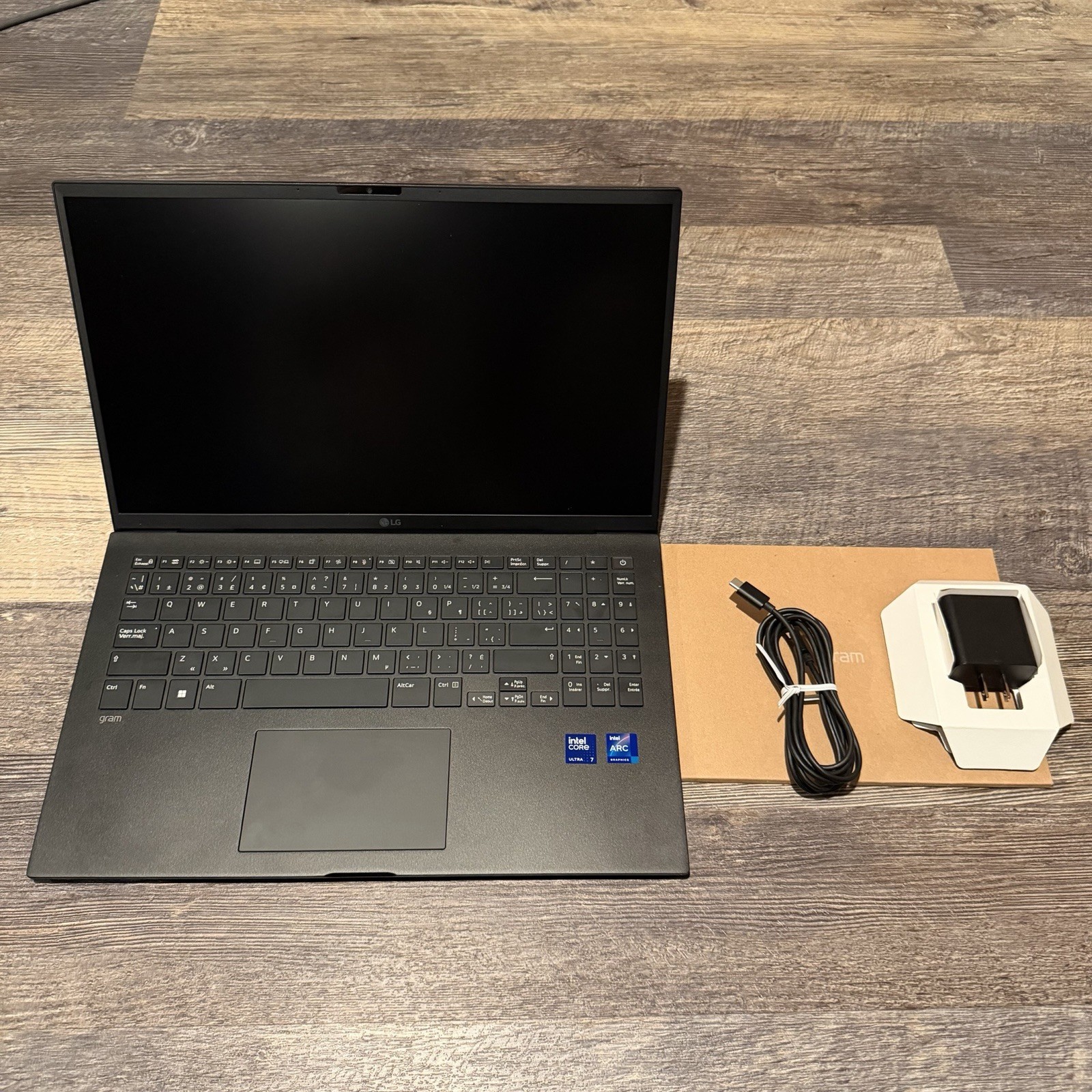 LG gram 15.6” Core Ultra 7 Intel Arc Windows 11 Laptop 16GB RAM 1TB SSD Qwen AI