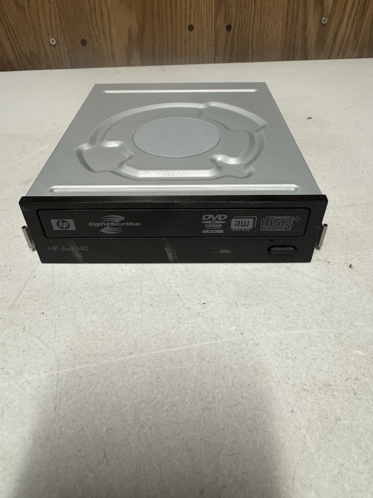 HP DVD1140i SATA Internal DVD RW MultiFormat DVD Writer LightScribe