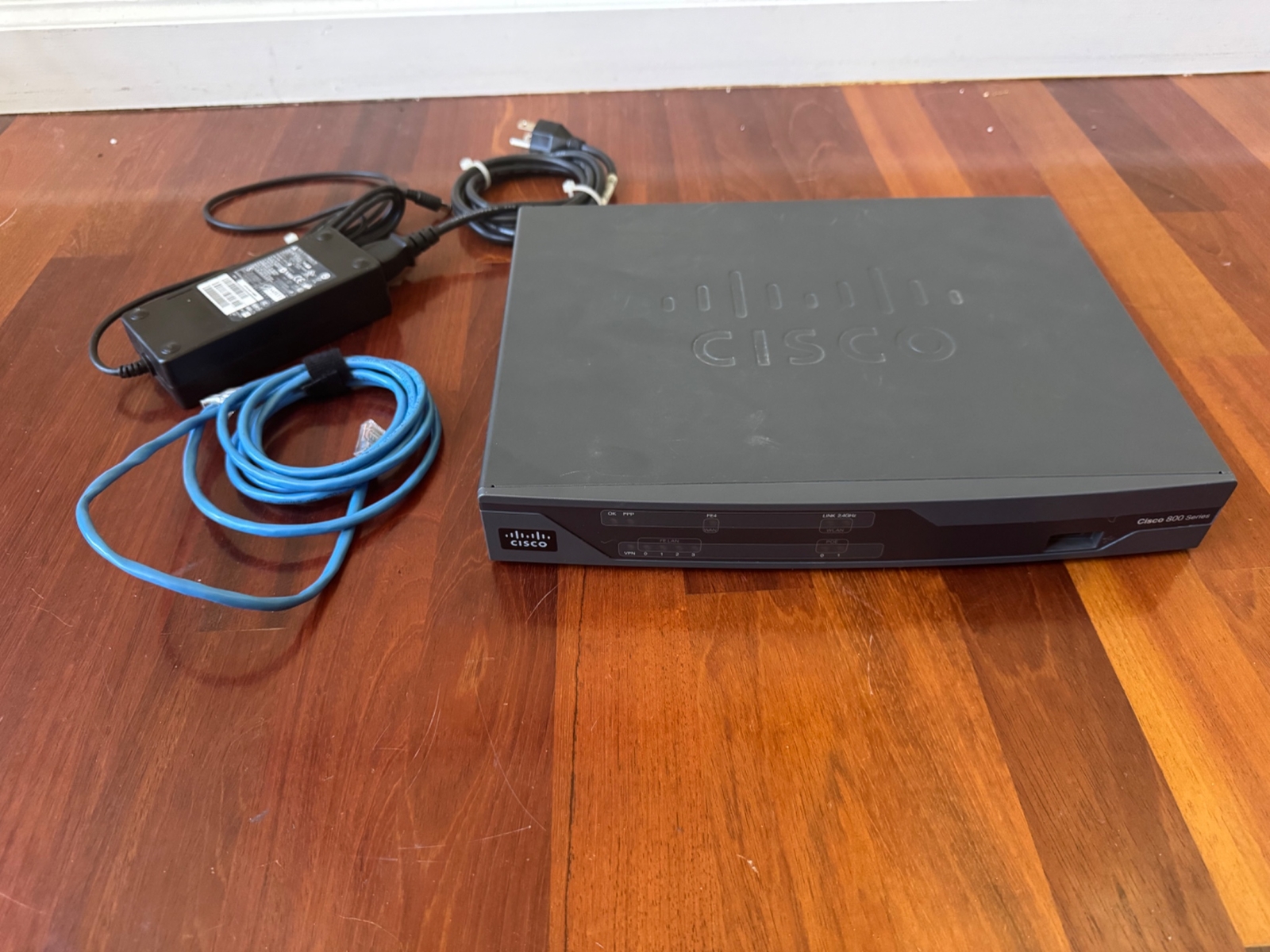 Cisco 881 Ethernet Security Router Model CISCO881-SEC-K9 V01
