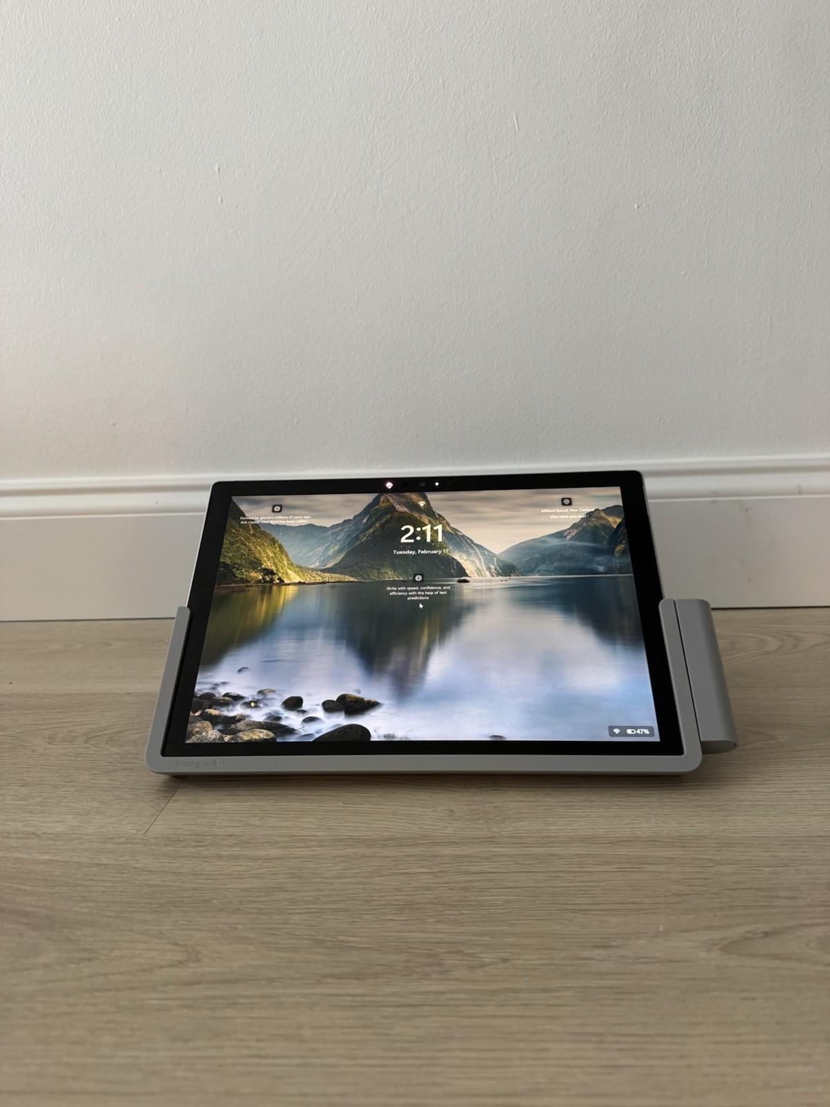 Kensington SD7000 Docking Station for Surface Pro 4/6/7, 4K, 5 USB Ports, Gray