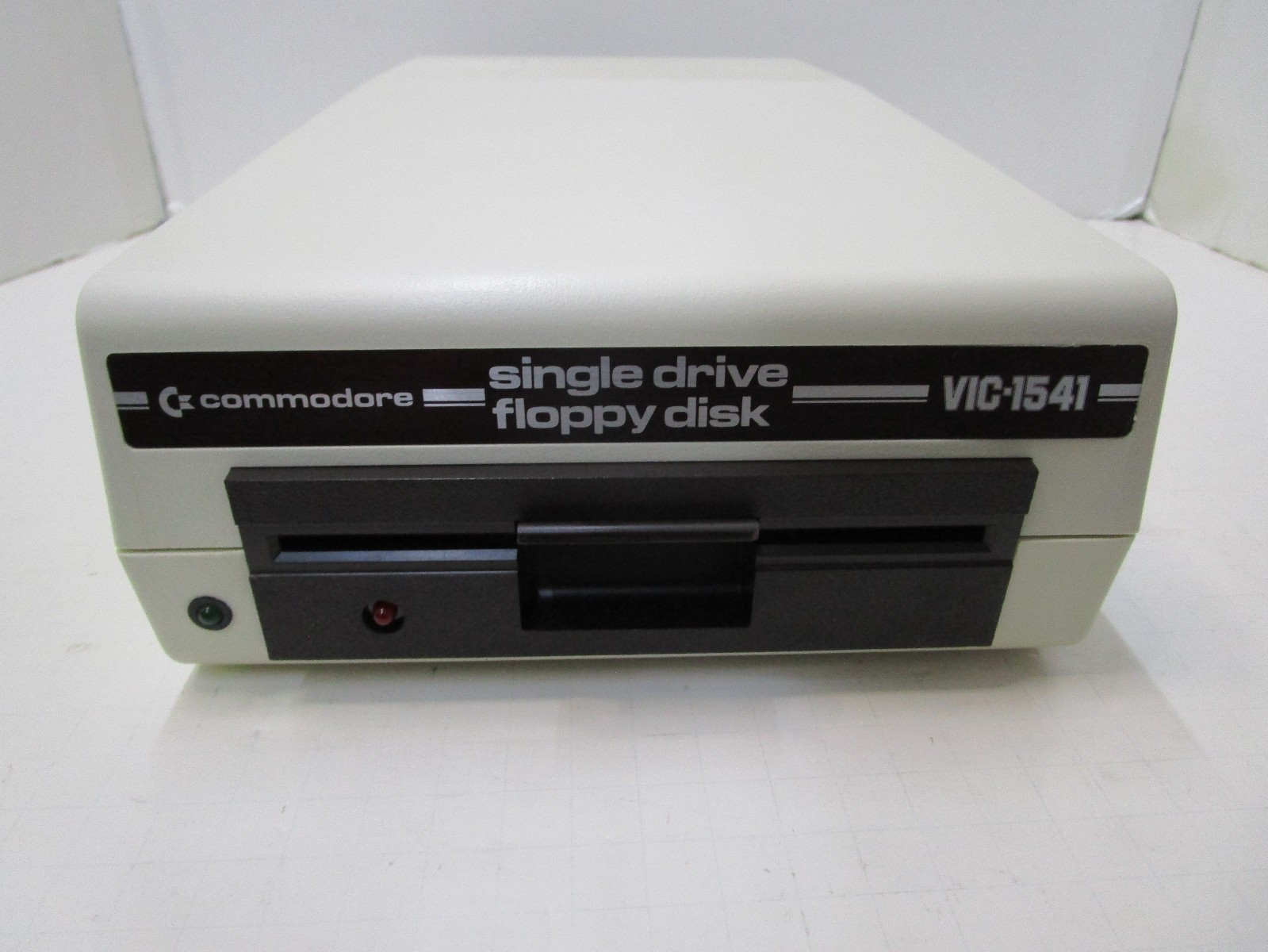 COMMODORE VIC-1541 FLOPPY DRIVE FOR C64 64C VIC-20 PLUS/4 128 TESTD/WRKN LX67 💾