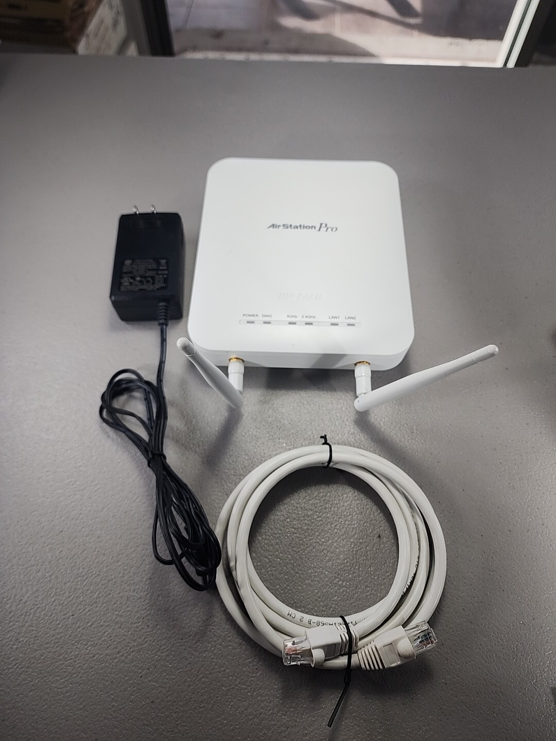 Buffalo AirStation Pro - Dual Band Gigabit PoE Wireless Access Point VGUC