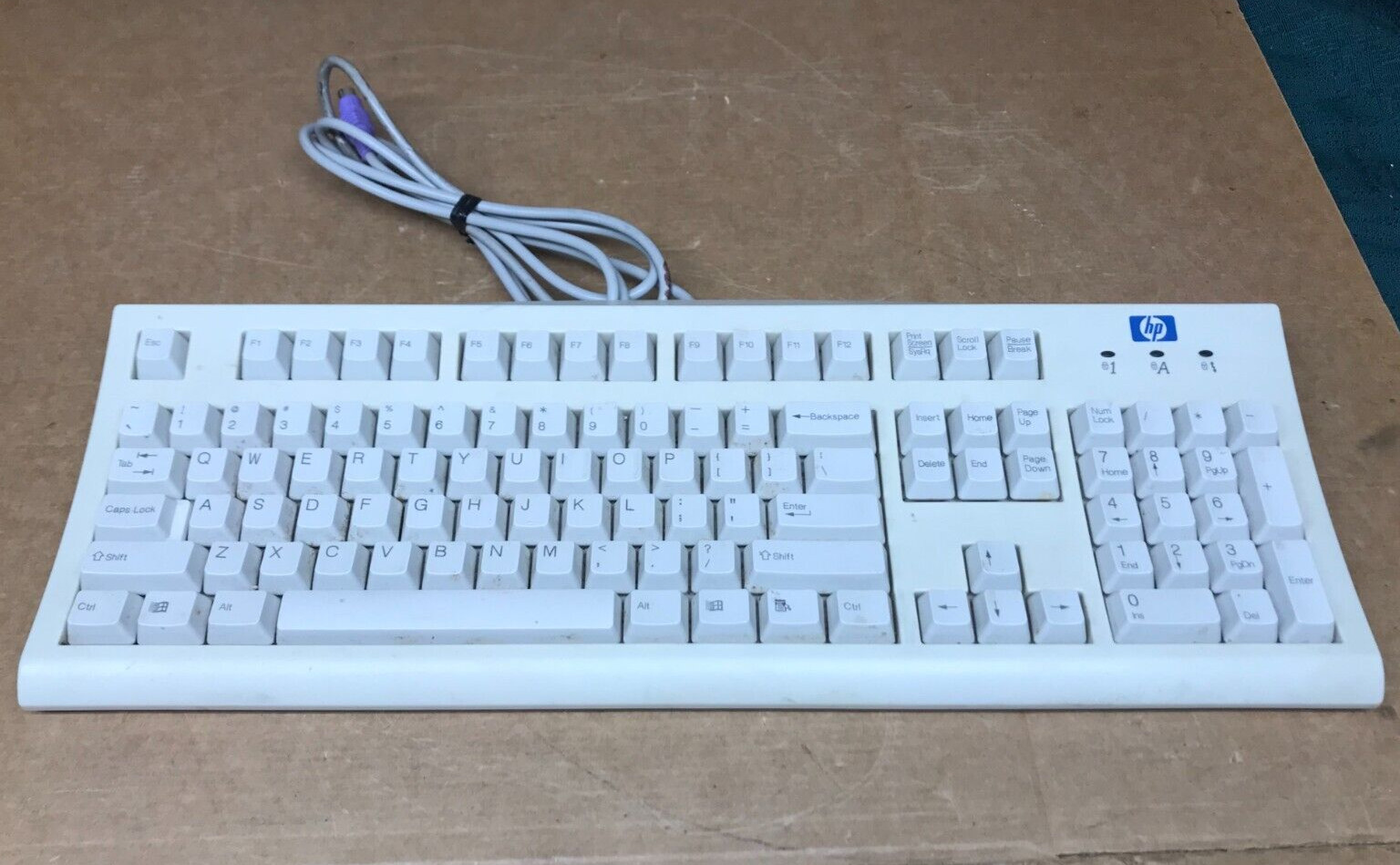 HP Hewlett-Packard C4744-60201 Wired PS/2 Keyboard KB-9970   White