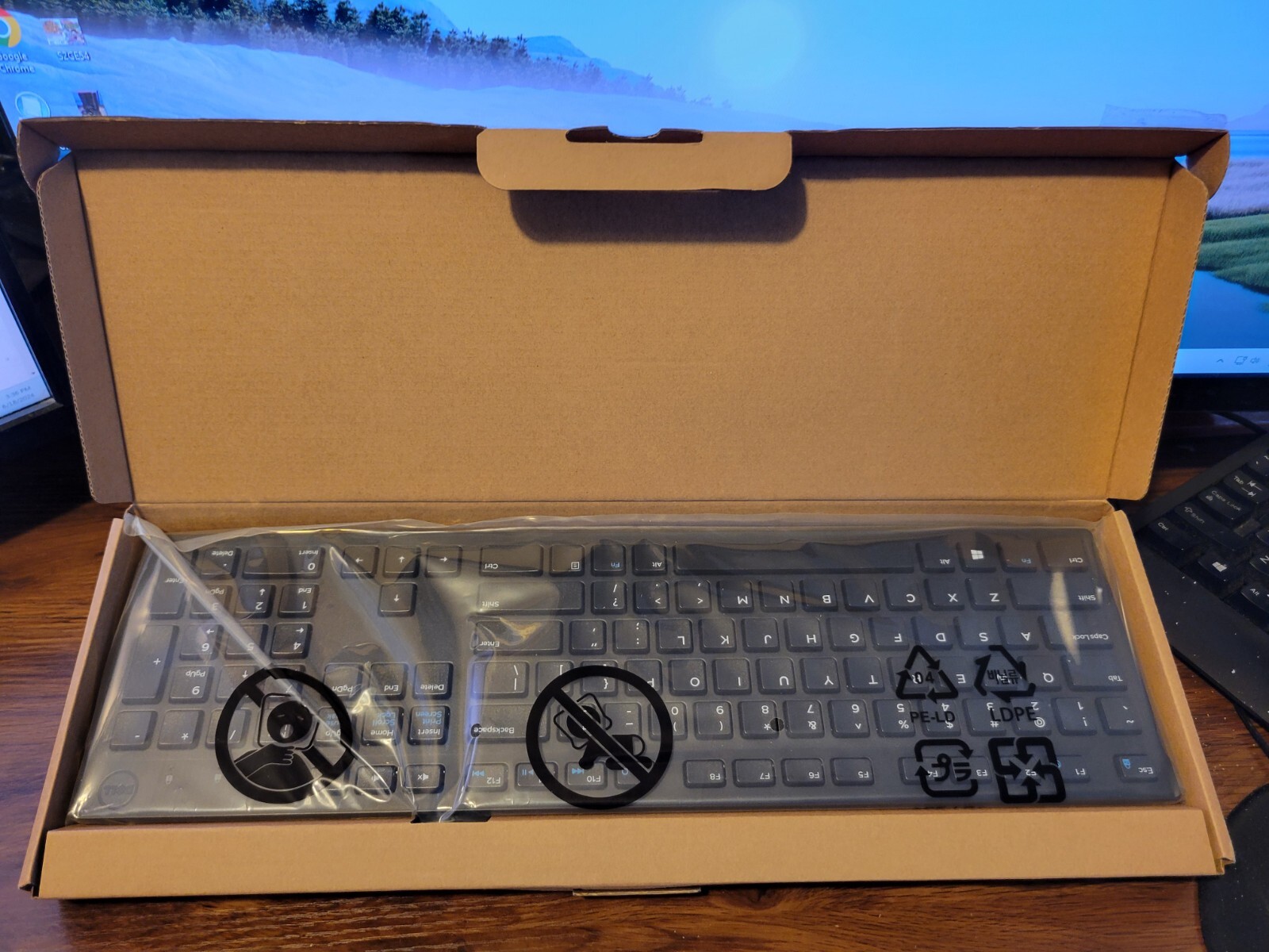 Official OEM Dell Wired Keyboard, Slim Low Keys - Black NEW