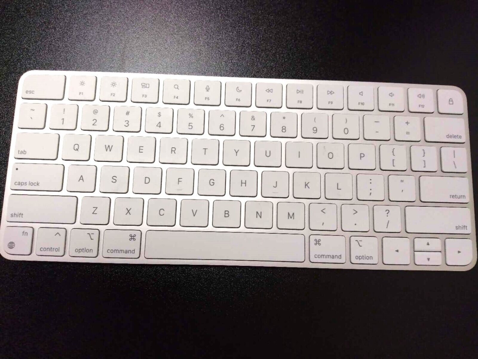 NEW Genuine Apple magic keyboard with for m1 Macs A2450 Silver no cable