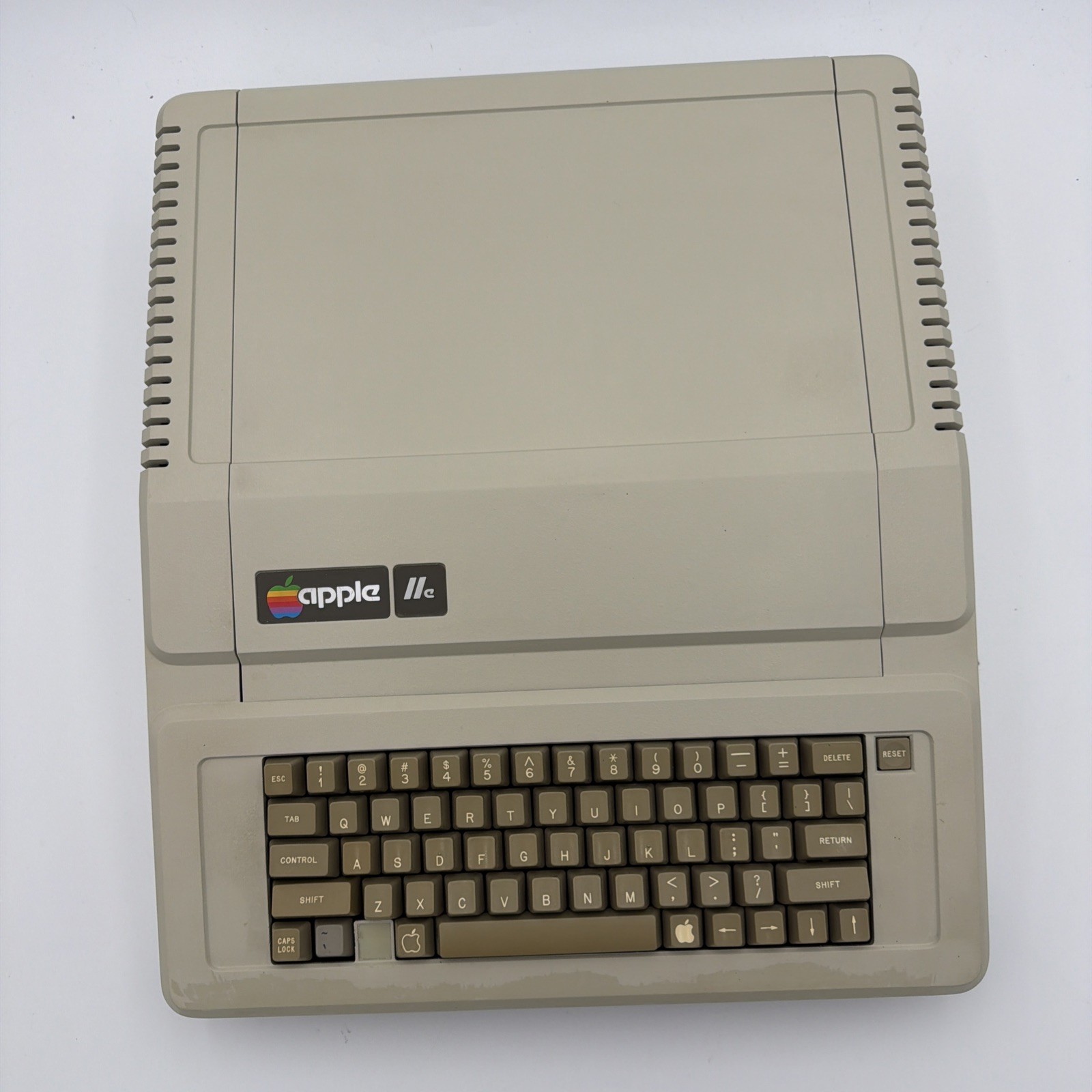 Apple IIe A2S2064 Computer with Disk Controller – Fully Serviced – Tested