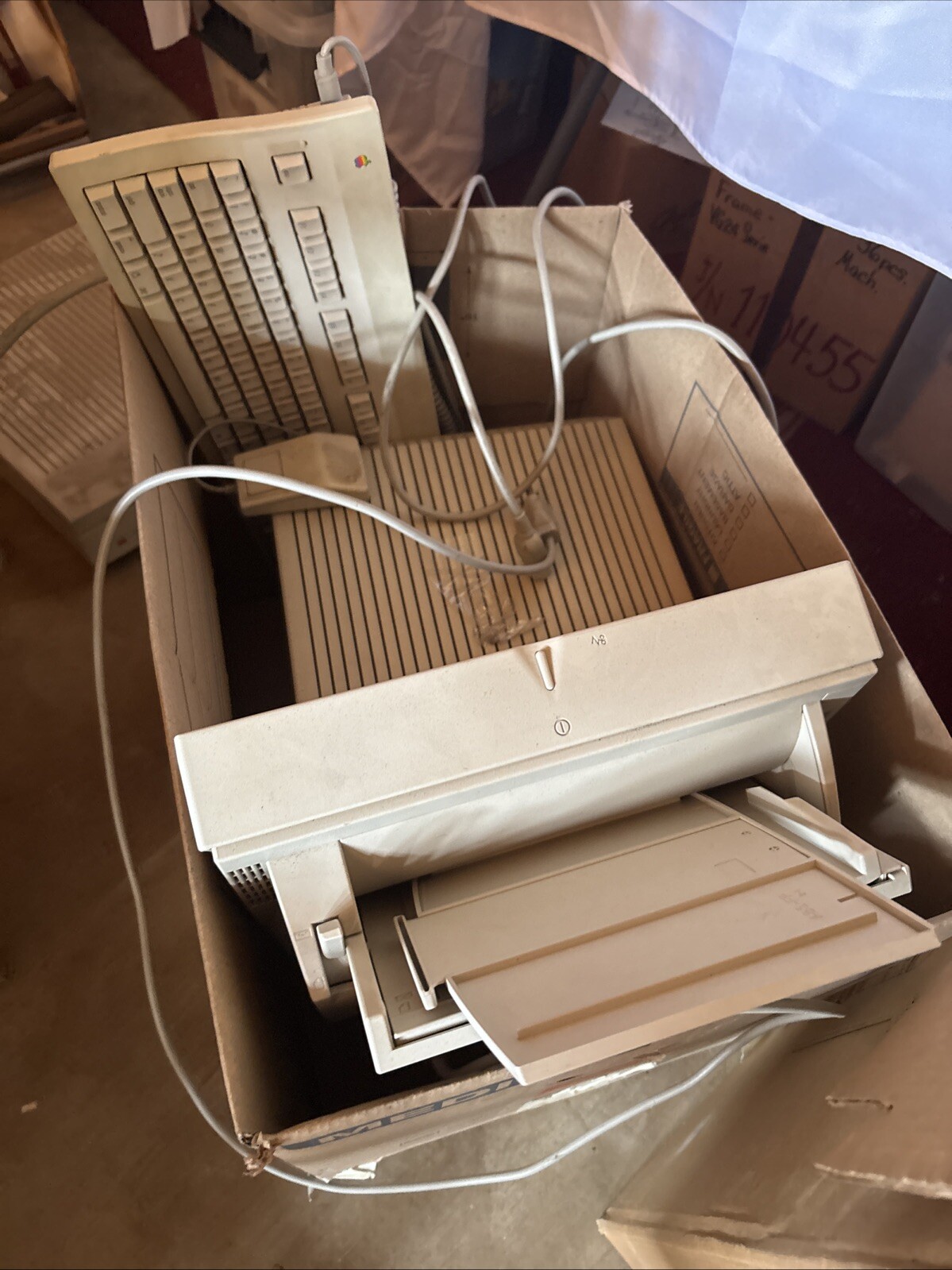 Vintage Apple Macintosh Classic Computer Mouse Keyboard style writer II