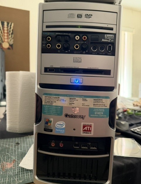 Gateway GT4024 PC – Windows XP Media Center – Original Box + Audigy ZS Bundle