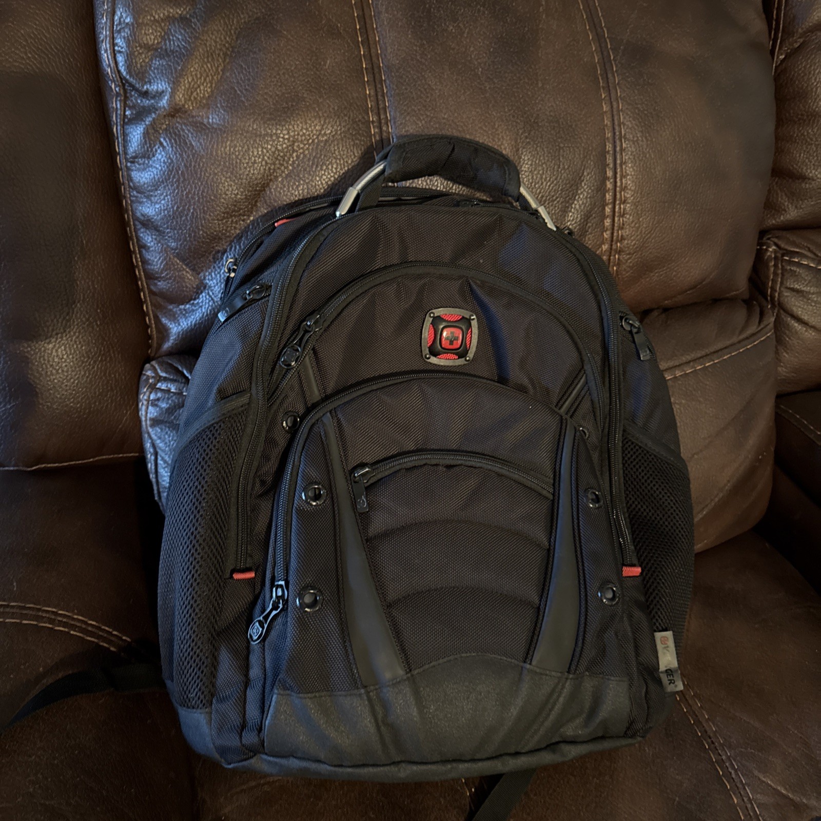 Wenger Synergy Swiss gear 16 “ Laptop Backpack Mens Multi Adjustable Strap e67