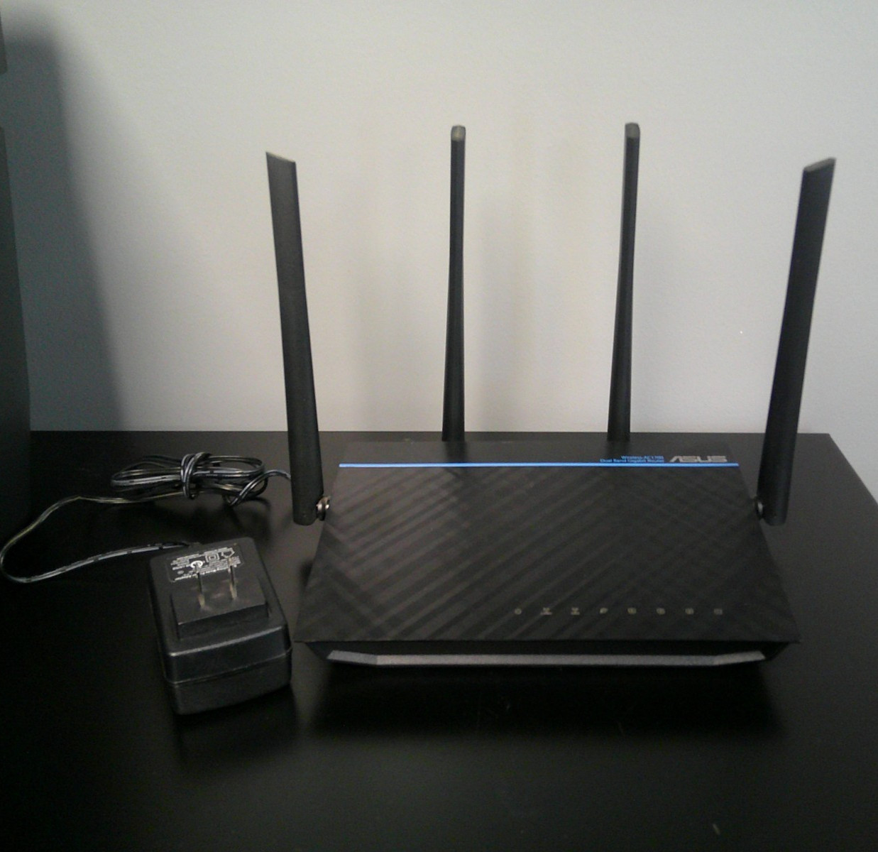 FCC Compliant ASUS RT-ACRH17 AC1700 Dual Band GB Router Black w/Power Cord