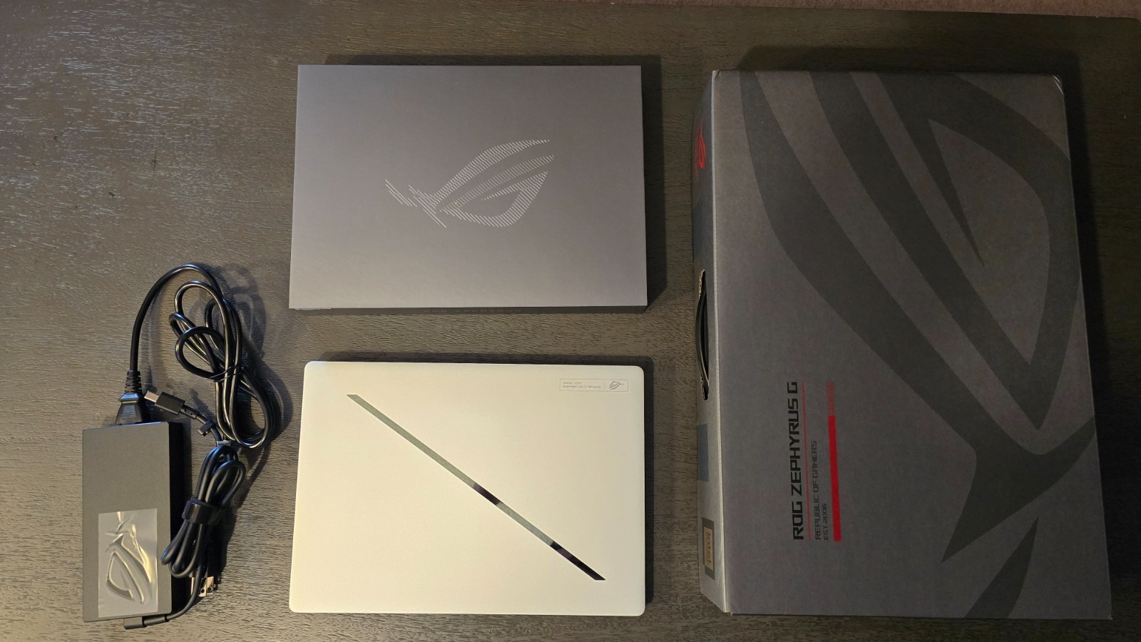 MINT 2026 ASUS ROG Zephyrus G14 OLED 3K Intel Ultra 9 386H 16GB DDR5 RTX 5070Ti