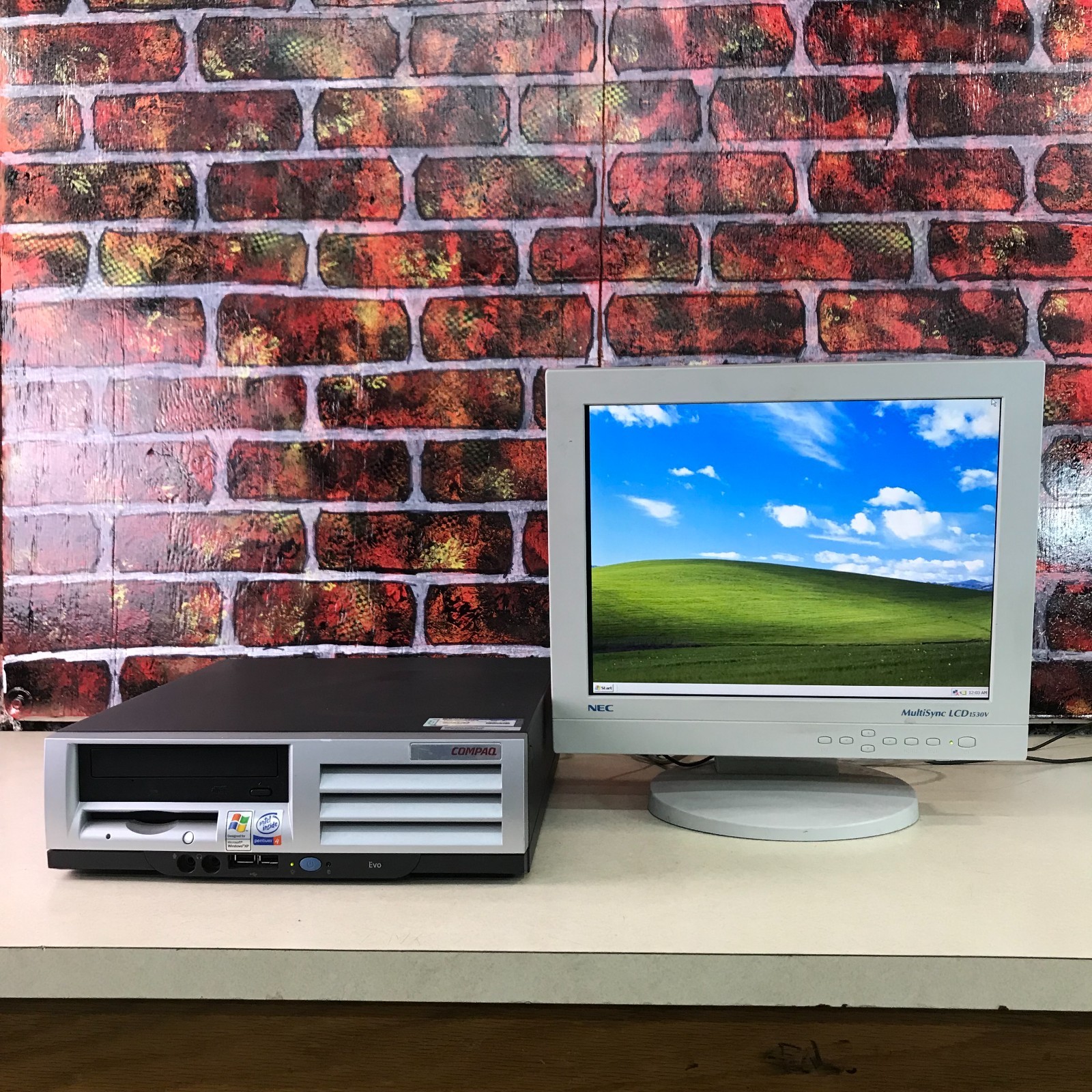 HP Compaq EVO SFF PC Retro Gaming Pentium 4 2.00GHz 256MB RAM (Windows XP Pro)