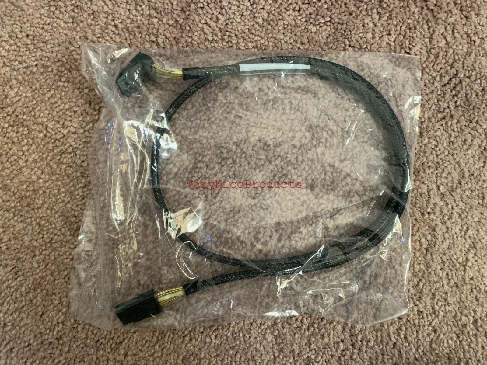 Supermicro 1 meter SFF-8087 R/A to SFF-8087 Straight Mini-SAS 213636R-1000MM CBL