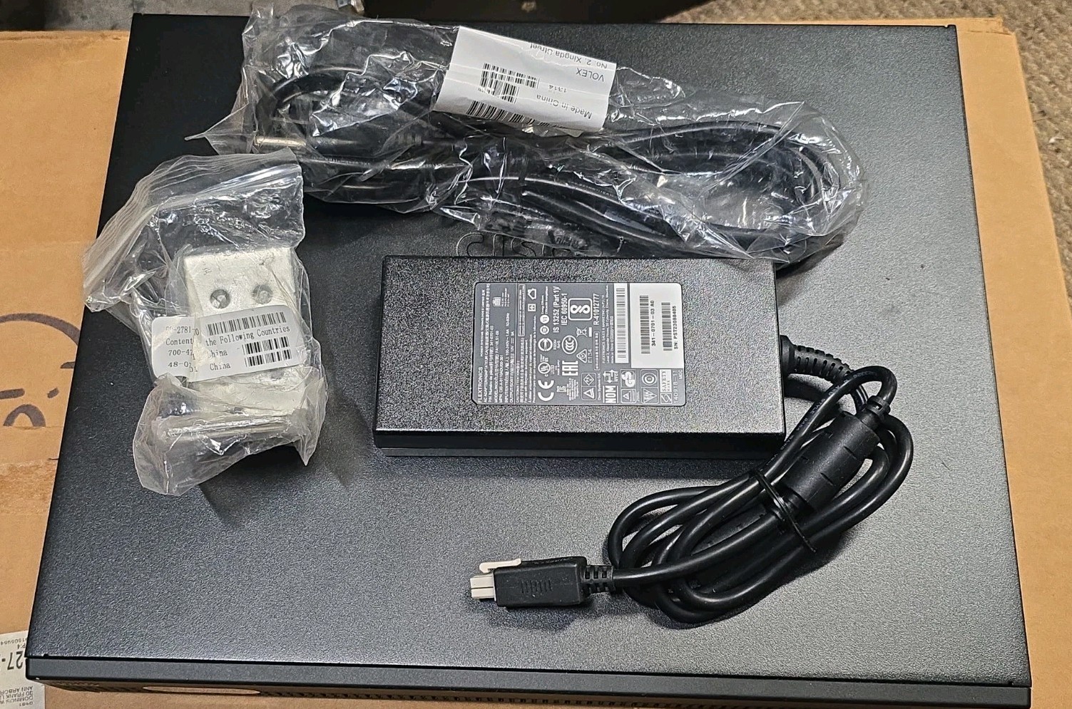 Cisco 4300 Series ISR4321 services router & POWER CABLE Supply