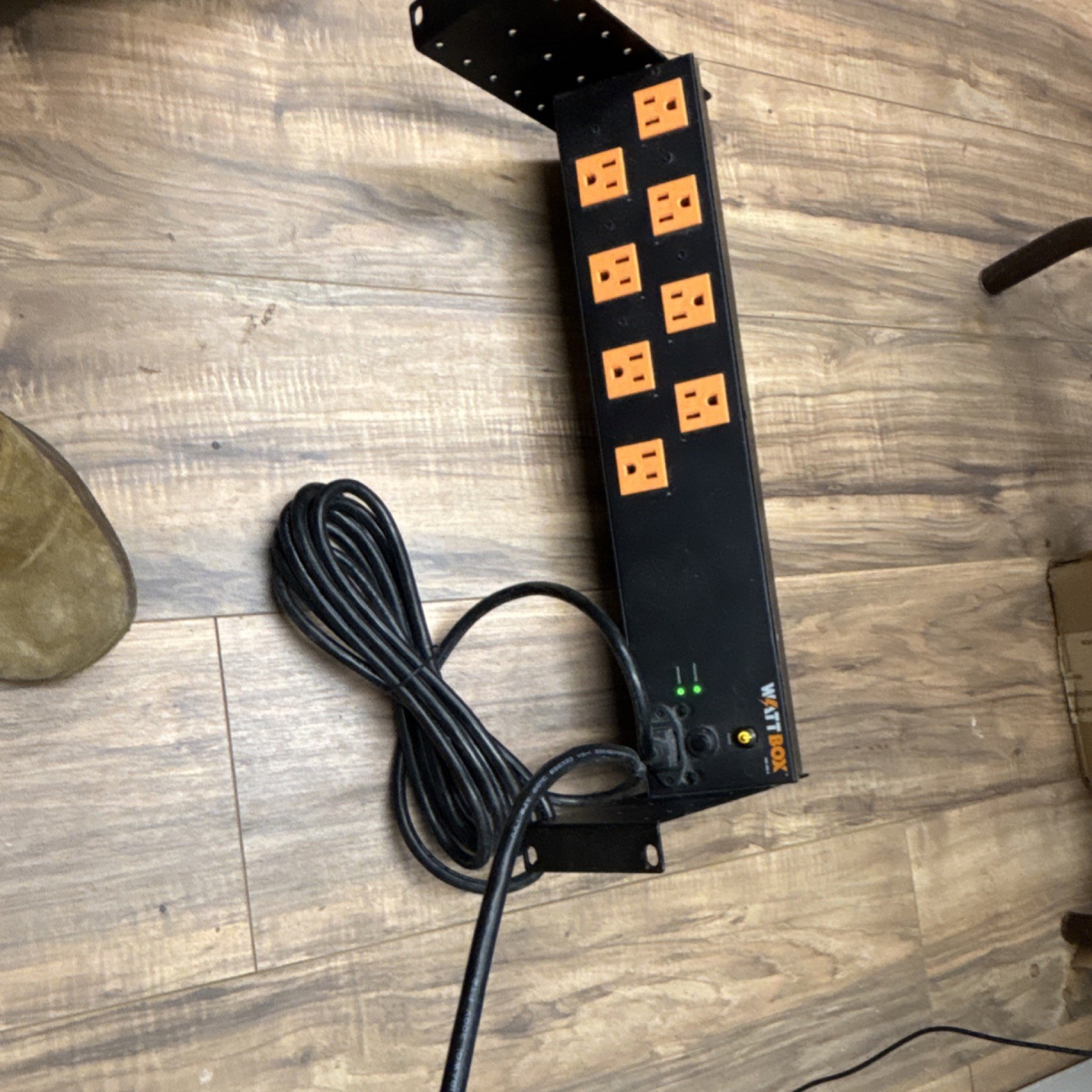 WattBox WB-400-8 PDU 8 Outlet 120V 12A 1440W Rack Mount Black