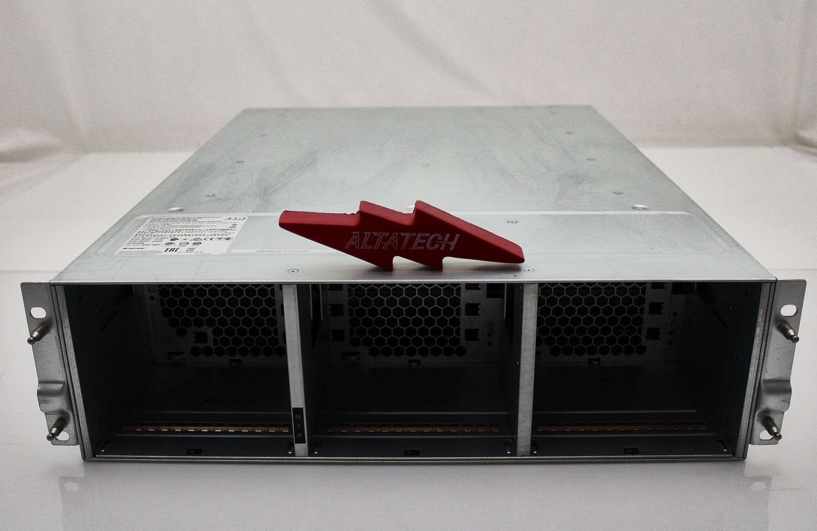 NetApp AFF-A300 AFF-A300 All Flash System No PSUs/Controllers/Fans Bare Bones