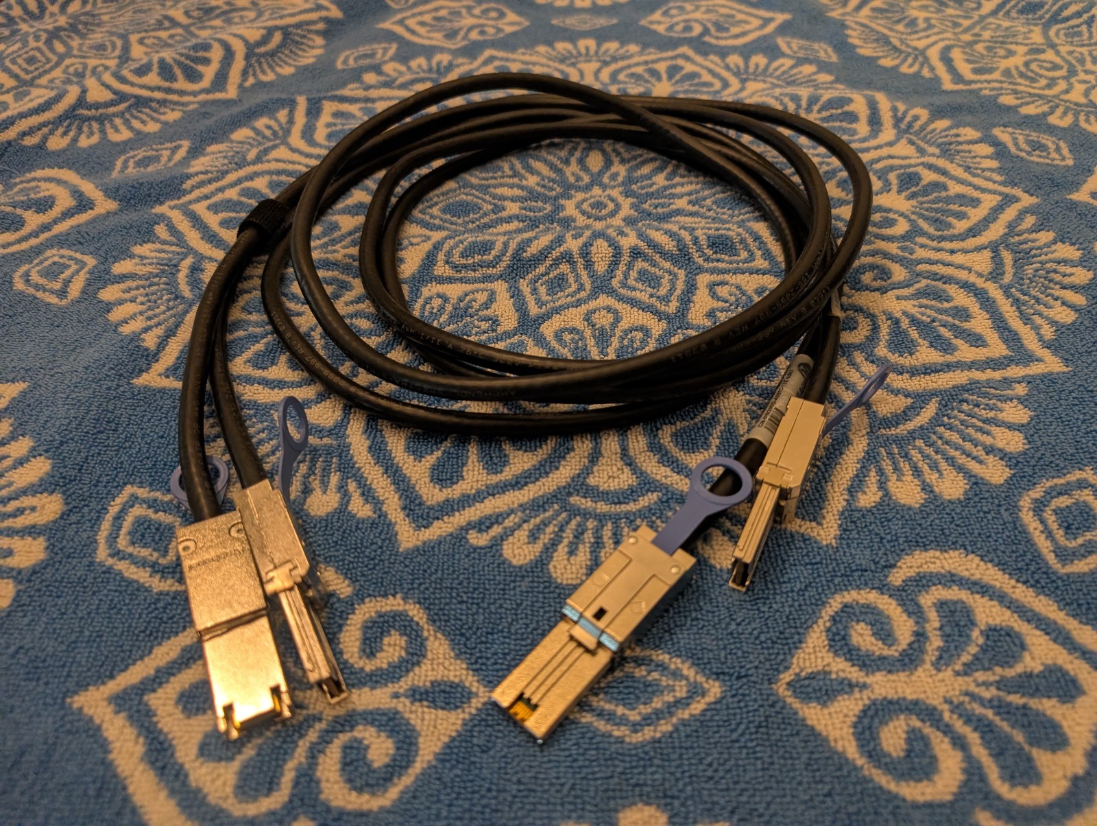 2x DELL PowerVault 0W390D (By AMPHENOL) 2M 6FT External Mini SAS Cable