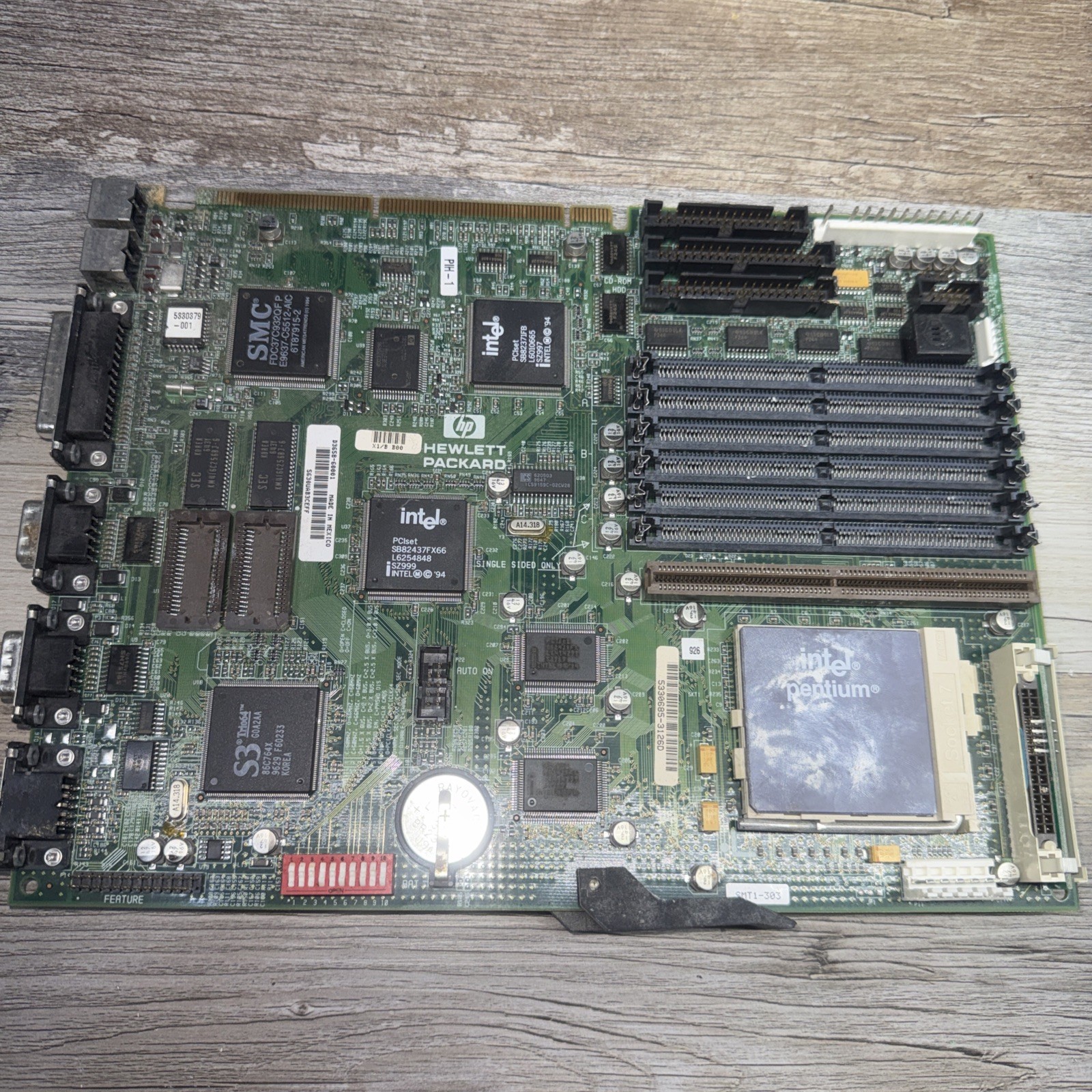 HP D3658-60001 MOTHERBOARD W/ CPU AND RAM Untested - For Parts / Repairs