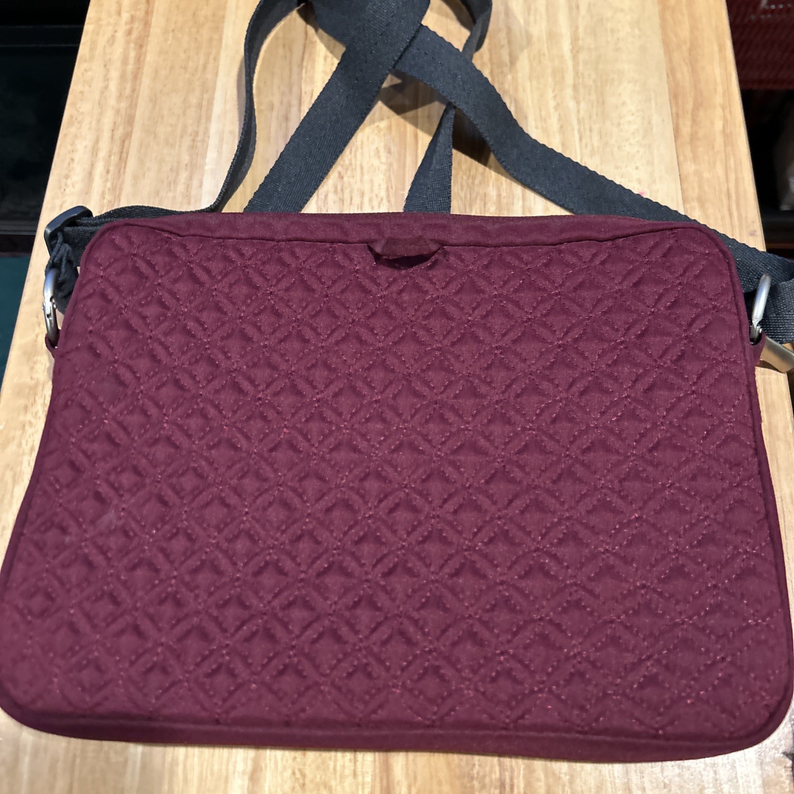 Belkin Burgundy Quilted Padded Case Strap Zipper Tablet Bag 11.5x 9” NEW