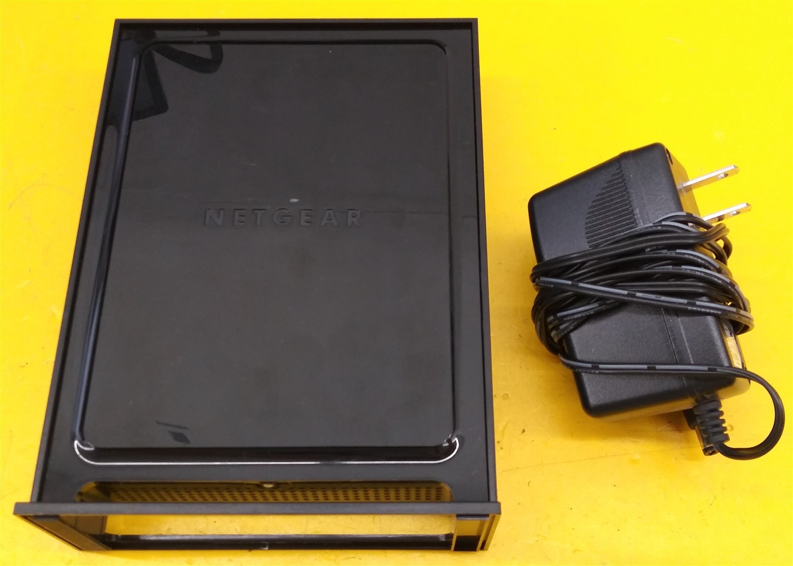 ⭐️⭐️⭐️⭐️⭐️ Netgear N300 WNR2000 v4 Wifi Wireless Router w Adapter