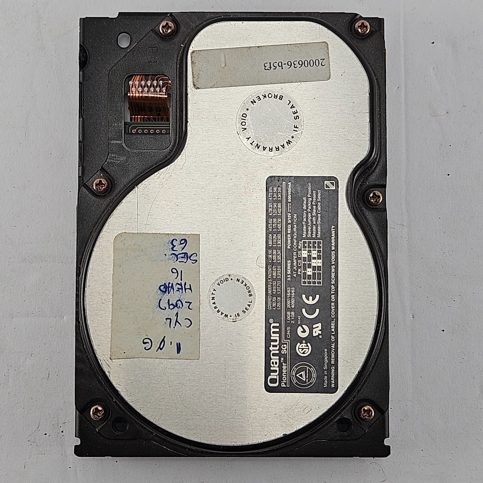 Vintage Quantum Pioneer SG SG10A011 1.0GB 3.5" 50-Pin SCSI Hard Drive